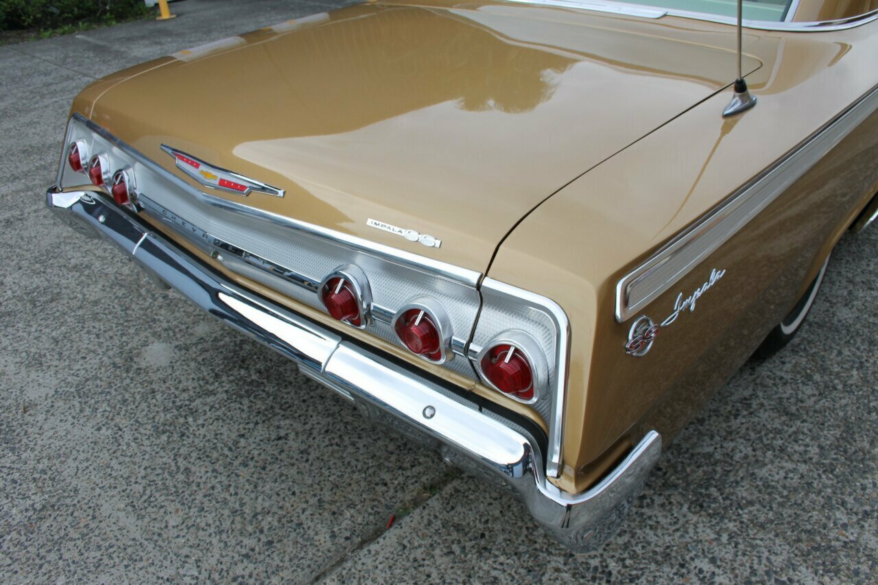 1962 CHEVROLET IMPALA SS 409 MANUAL COUPE