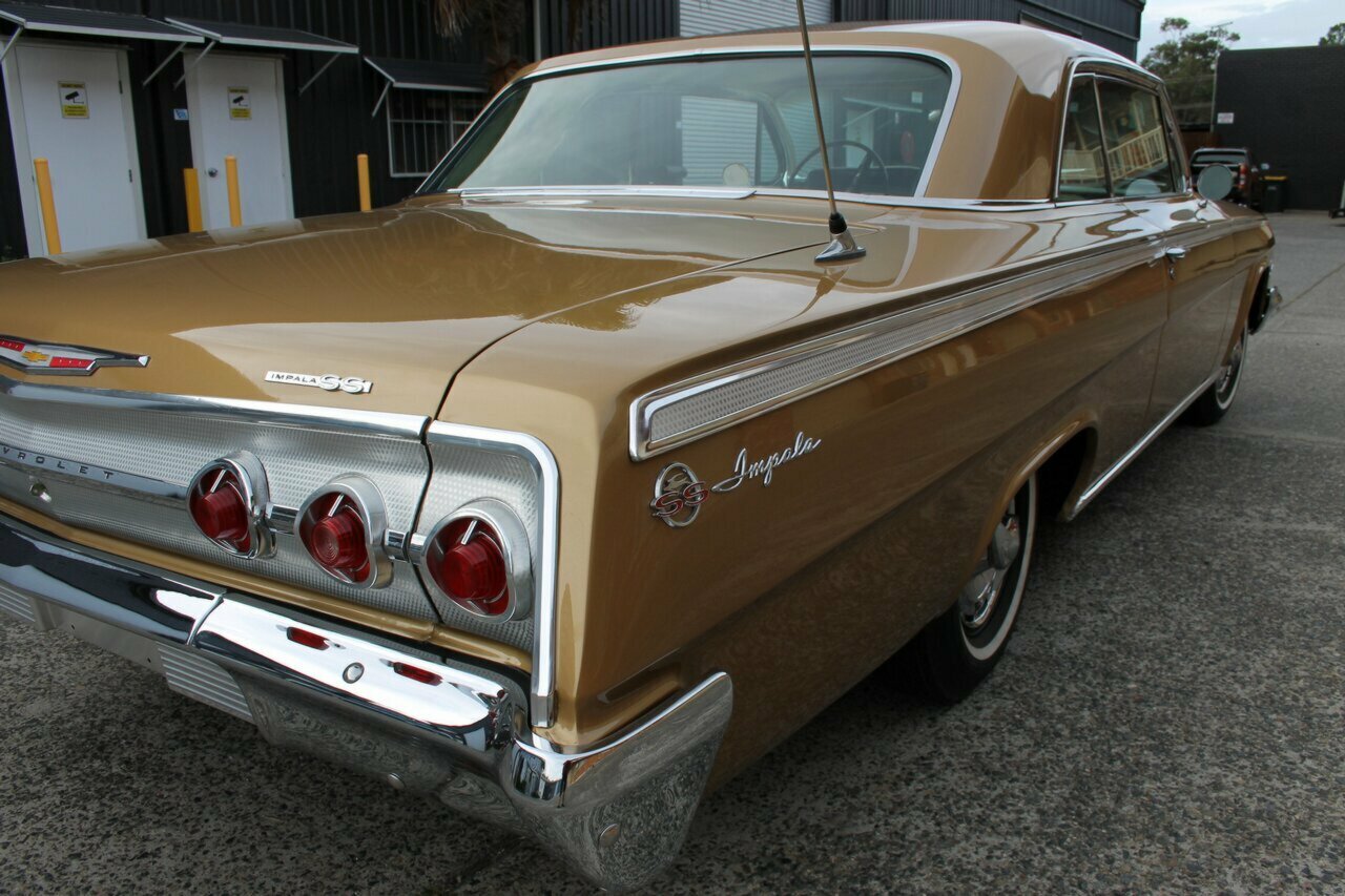 1962 CHEVROLET IMPALA SS 409 MANUAL COUPE