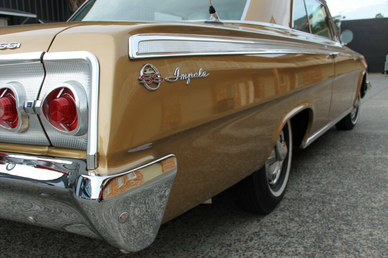 1962 CHEVROLET IMPALA SS 409 MANUAL COUPE