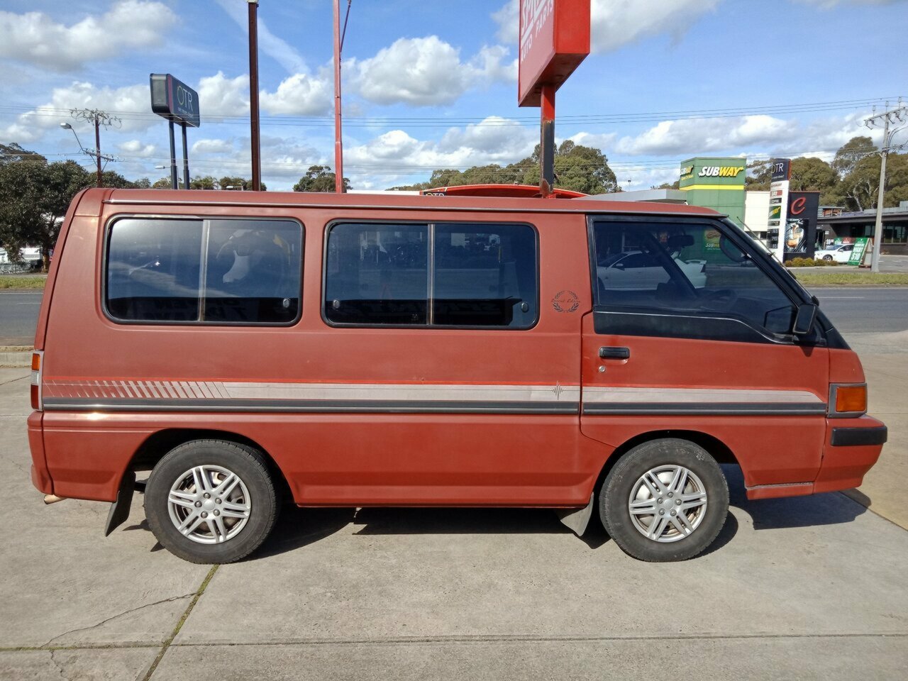 1990 MITSUBISHI STARWAGON SF 5 SP MANUAL 4D WAGON