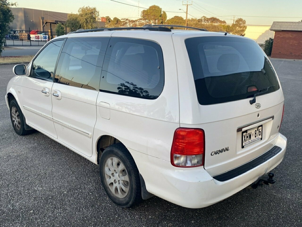 2005 KIA CARNIVAL MY04 5 SP MANUAL 5D WAGON