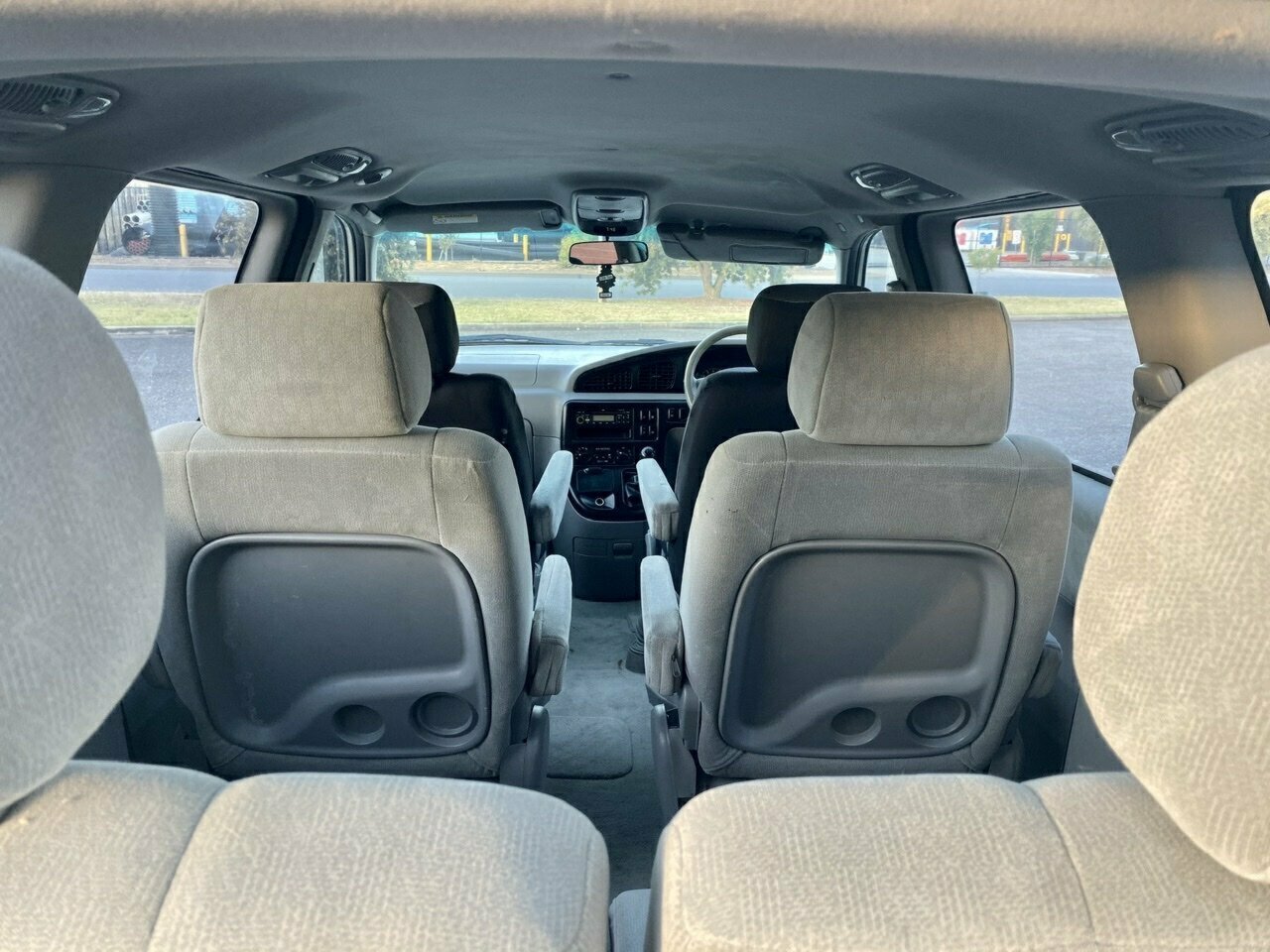 2005 KIA CARNIVAL MY04 5 SP MANUAL 5D WAGON