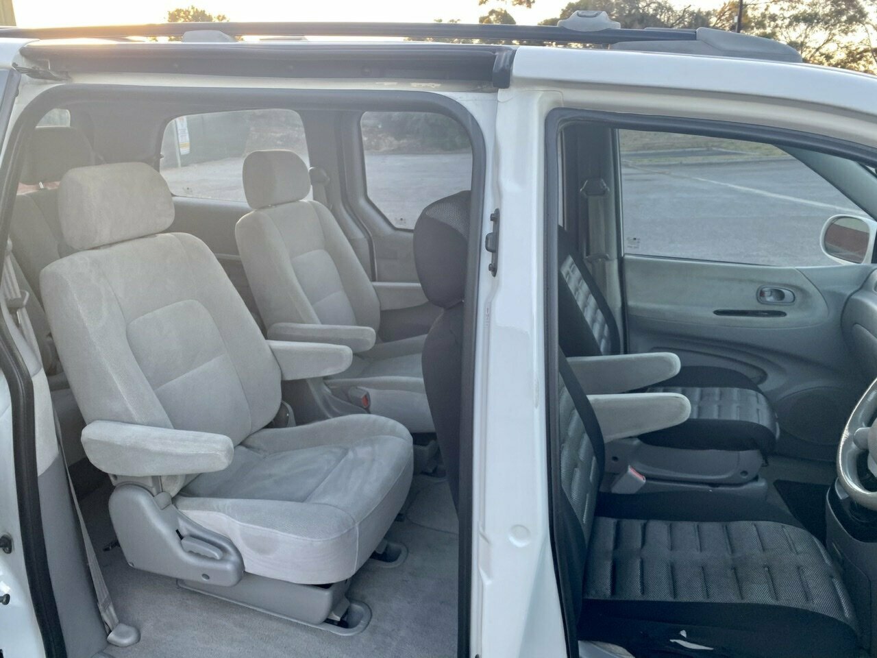 2005 KIA CARNIVAL MY04 5 SP MANUAL 5D WAGON