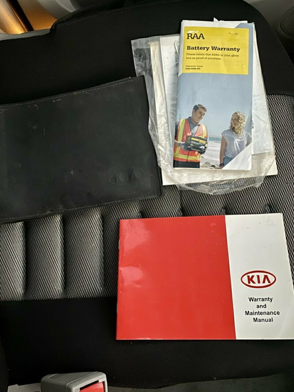 2005 KIA CARNIVAL MY04 5 SP MANUAL 5D WAGON
