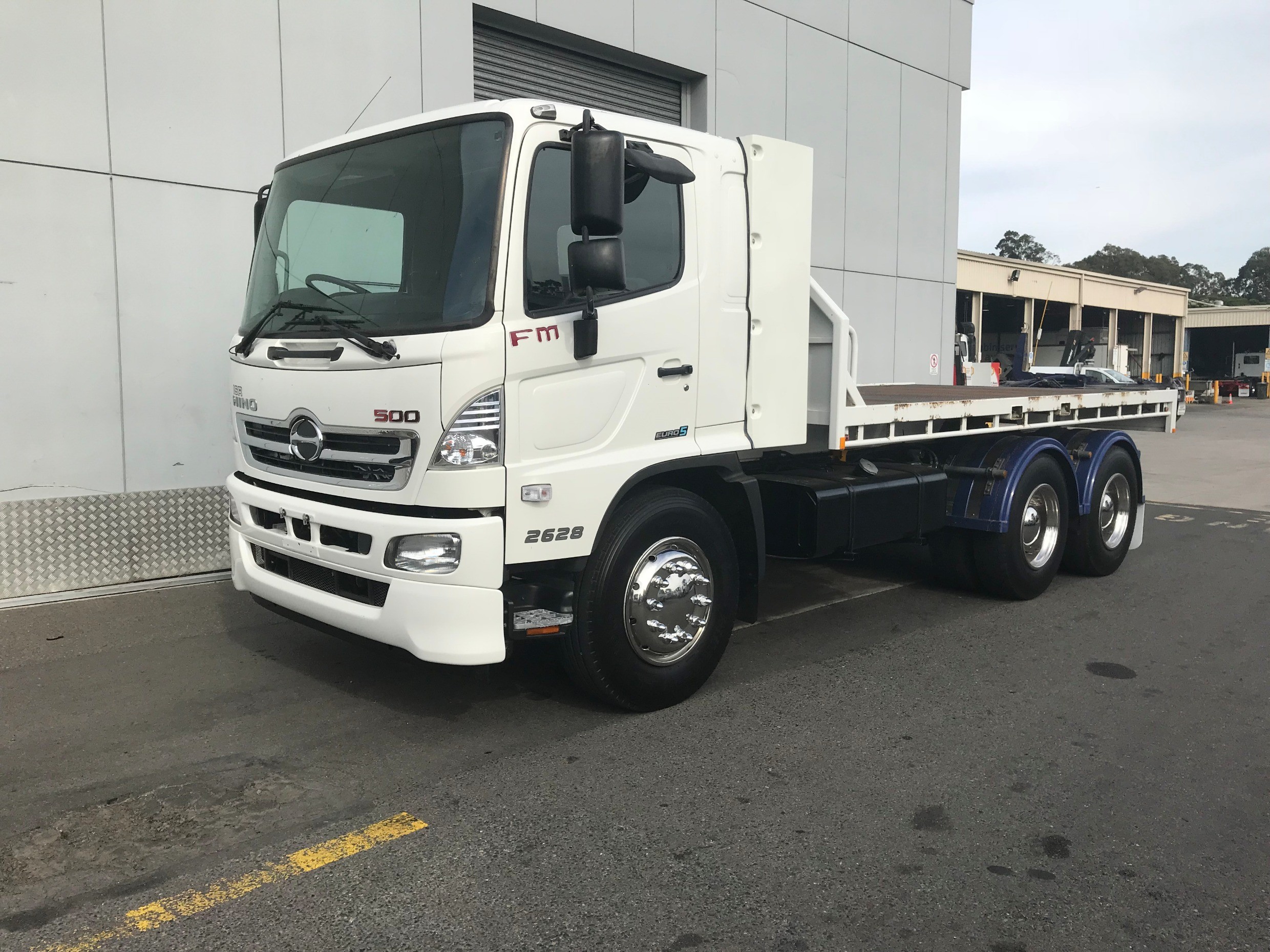 2013 HINO FM 2628-500 SERIES FM 2628 - 500 SERIES TRUCK MANUAL TRAY