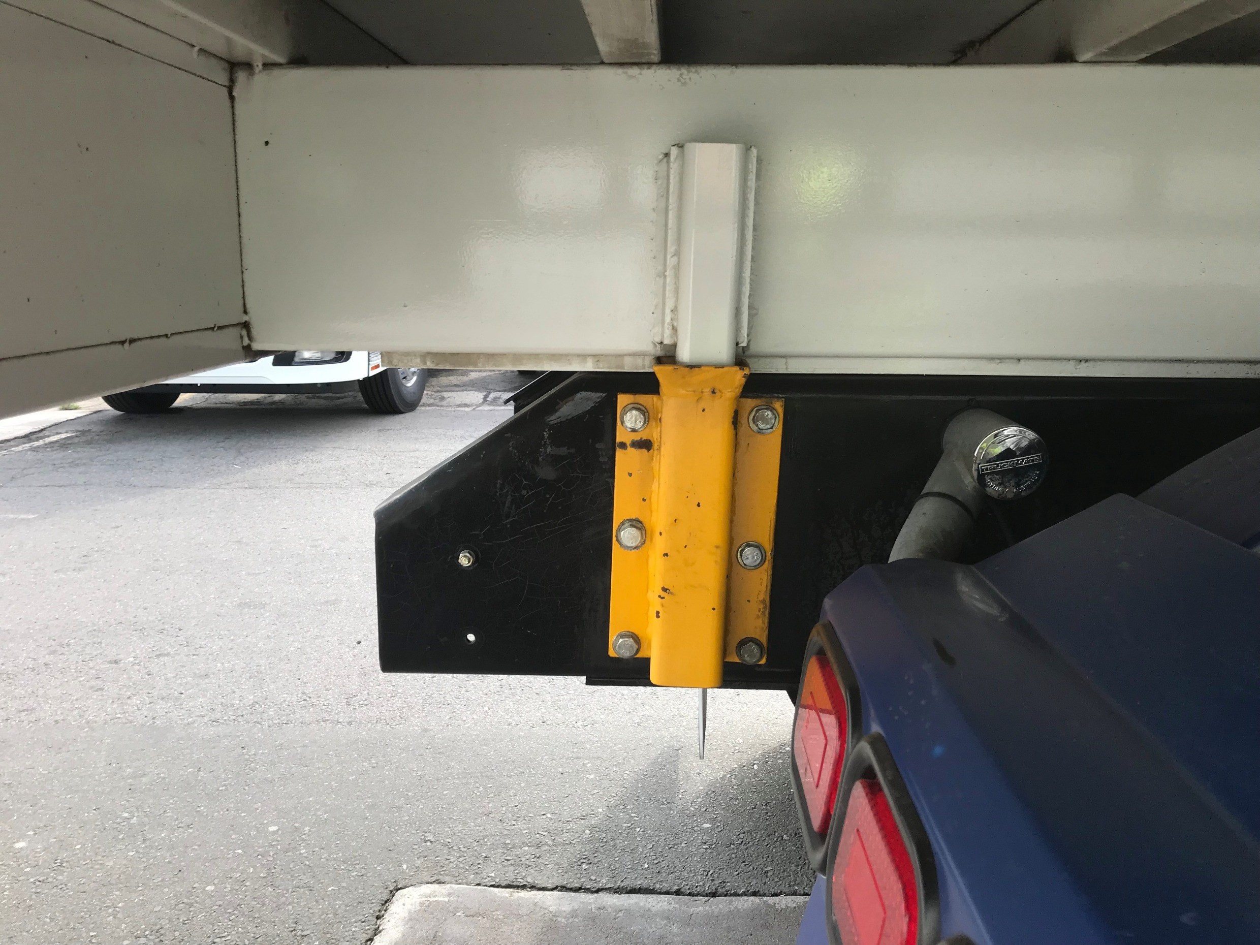 2013 HINO FM 2628-500 SERIES FM 2628 - 500 SERIES TRUCK MANUAL TRAY