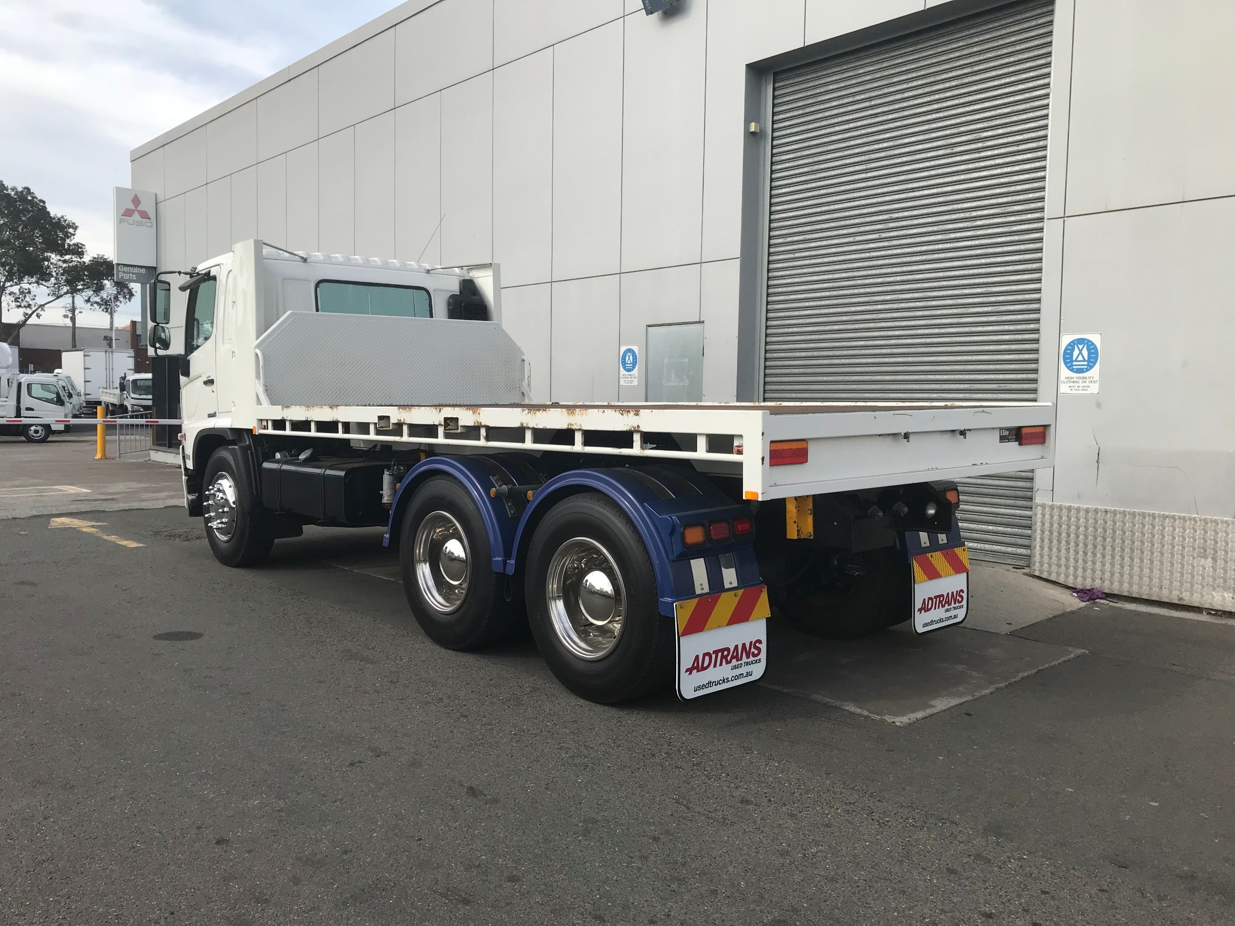2013 HINO FM 2628-500 SERIES FM 2628 - 500 SERIES TRUCK MANUAL TRAY