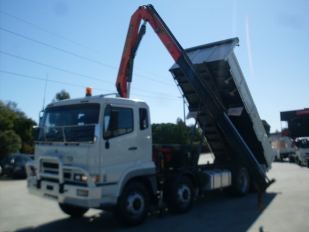 2008 MITSUBISHI FS TIPPER CRANE TRUCK MANUAL CRANE TRUCK