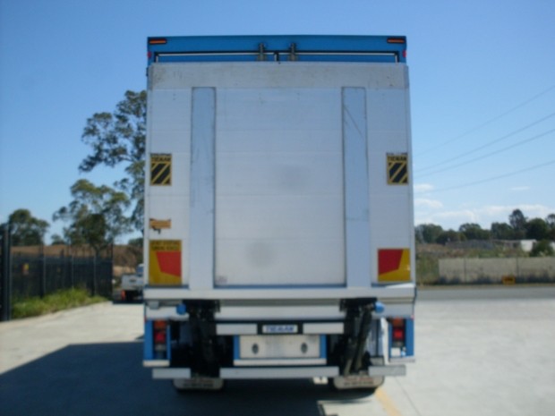 2013 MITSUBISHI FIGHTER 1627 FUSO 1627 CURTAINSIDER T/GATE TRUCK MANUAL CURTAINSIDER
