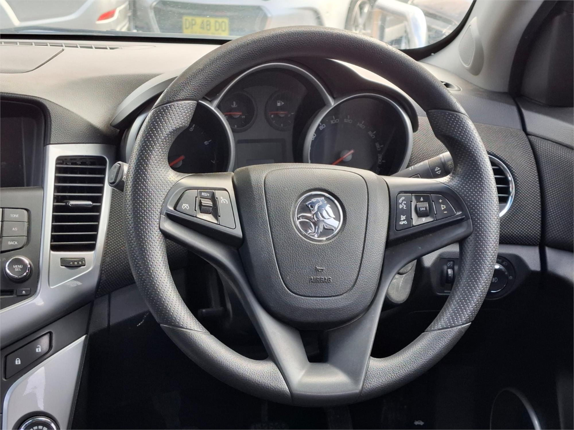 2013 HOLDEN CRUZE JH MY14 EQUIPE 5 SP MANUAL 5D HATCHBACK