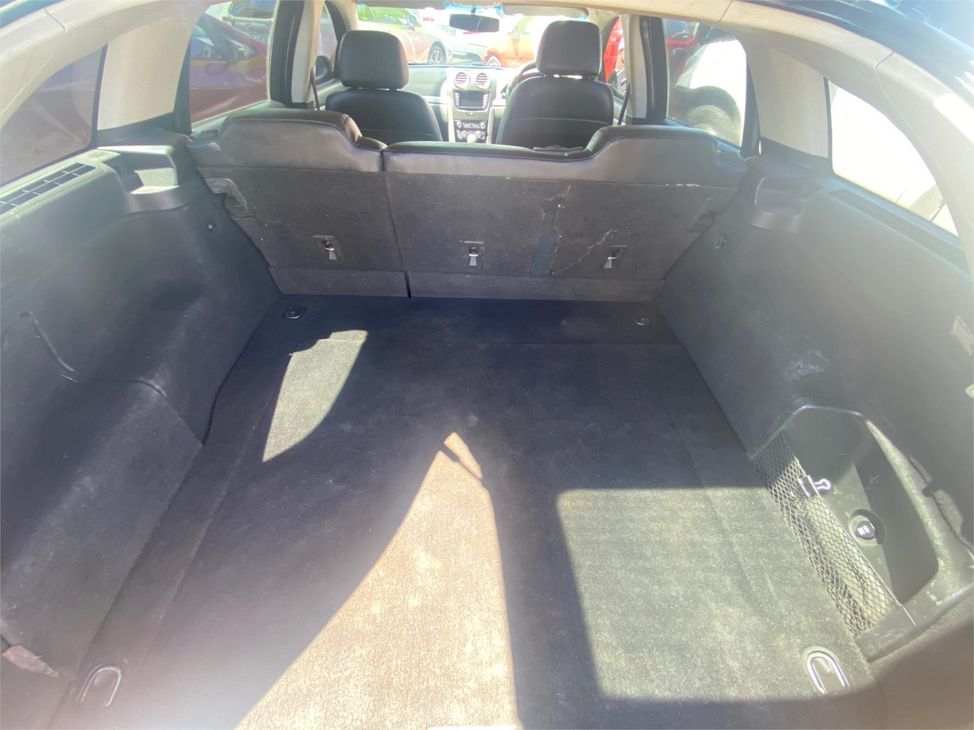 2011 HOLDEN COMMODORE VE II MY12 SV6 6 SP AUTOMATIC 4D SPORTWAGON