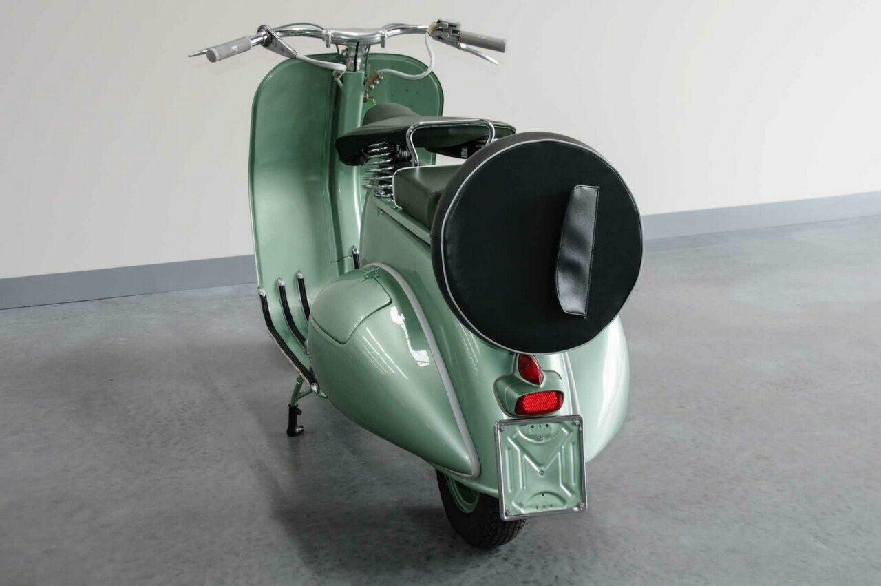 1952 VESPA 125 VM1 SCOOTER