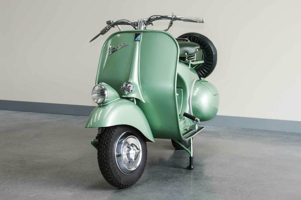 1952 VESPA 125 VM1 SCOOTER