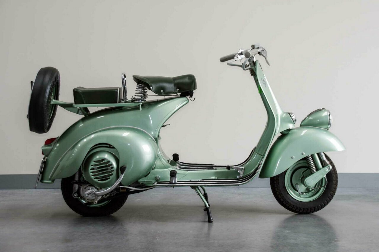 1952 VESPA 125 VM1 SCOOTER