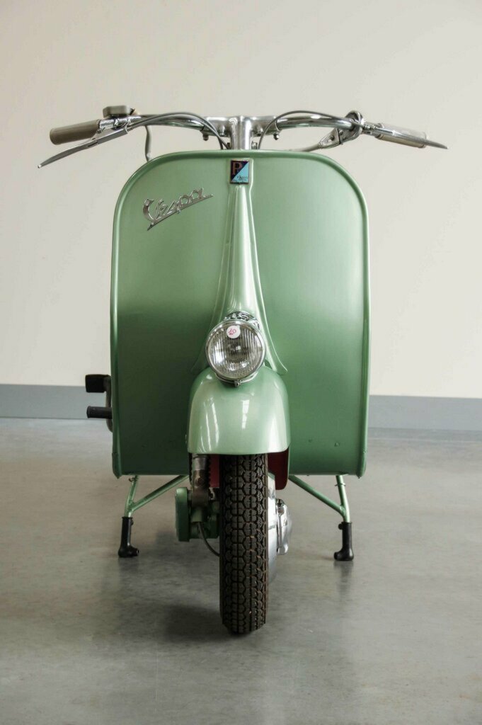 1952 VESPA 125 VM1 SCOOTER