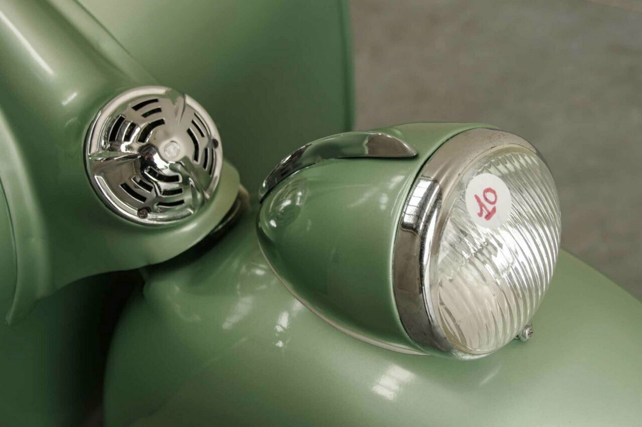 1952 VESPA 125 VM1 SCOOTER