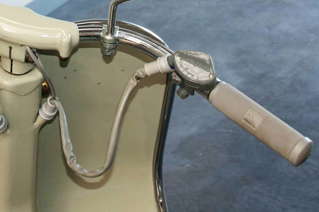 1953 VESPA 125 VM2