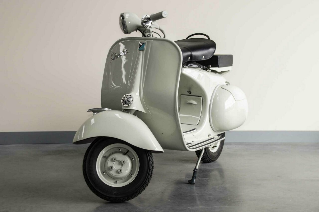 1955 VESPA 150 STRUZZO