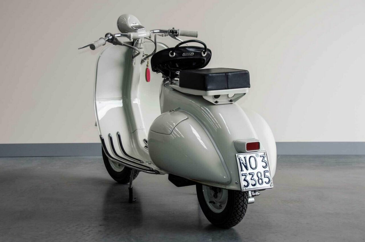 1955 VESPA 150 STRUZZO
