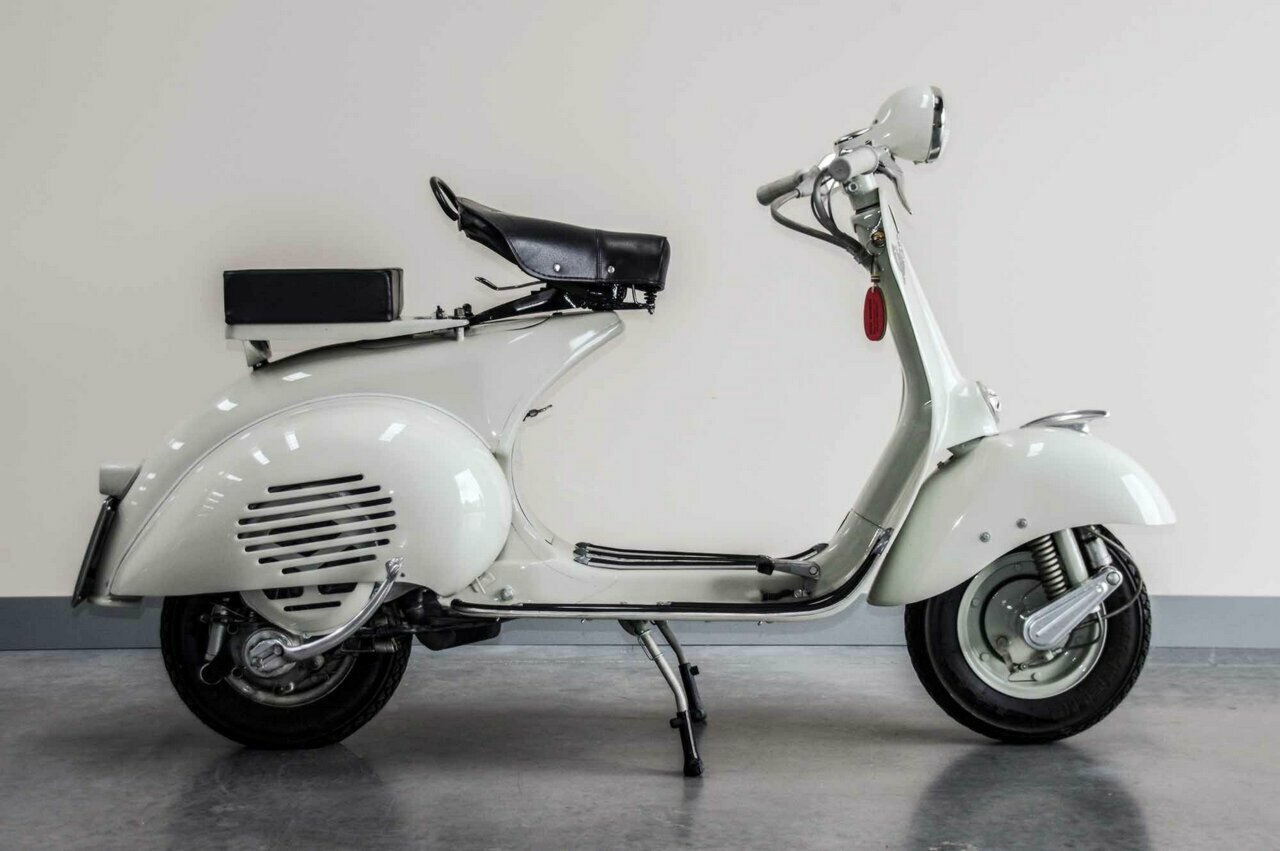 1955 VESPA 150 STRUZZO