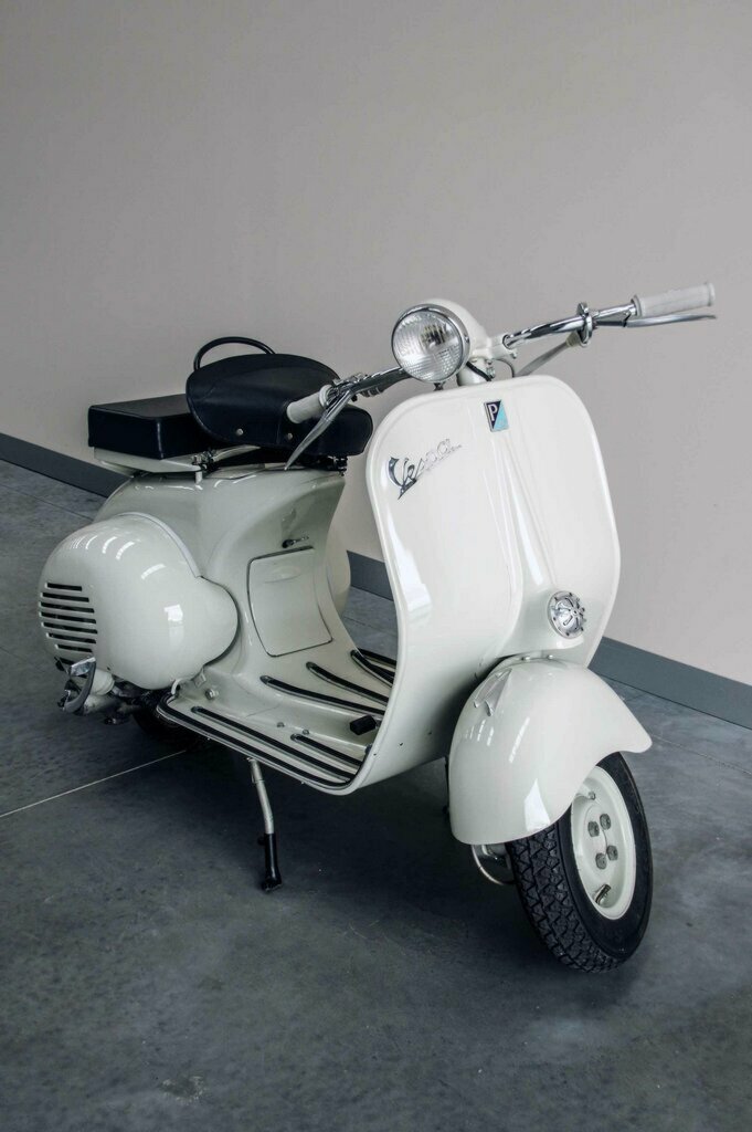 1955 VESPA 150 STRUZZO