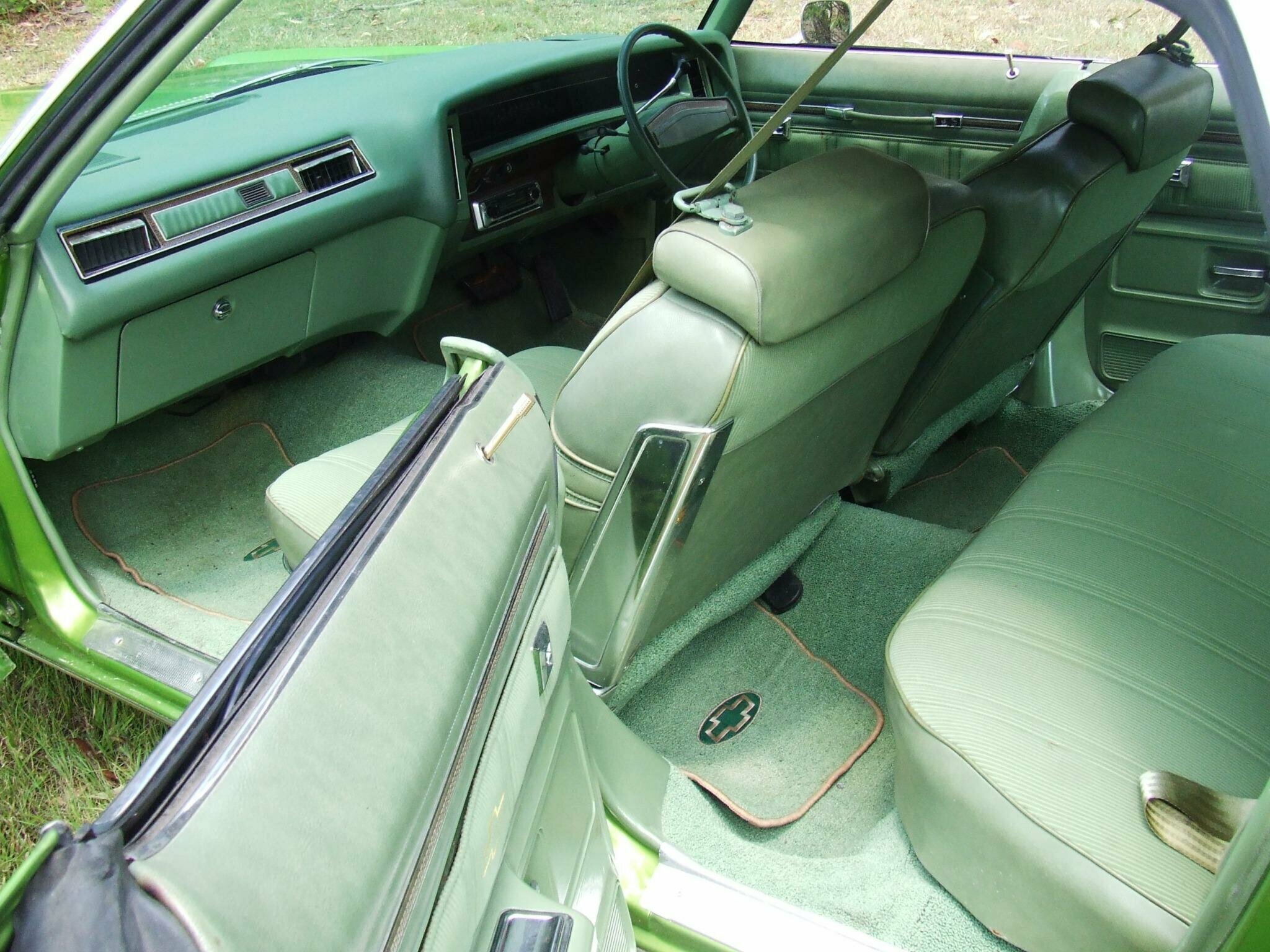 1974 CHEVROLET CAPRICE AUTOMATIC SEDAN