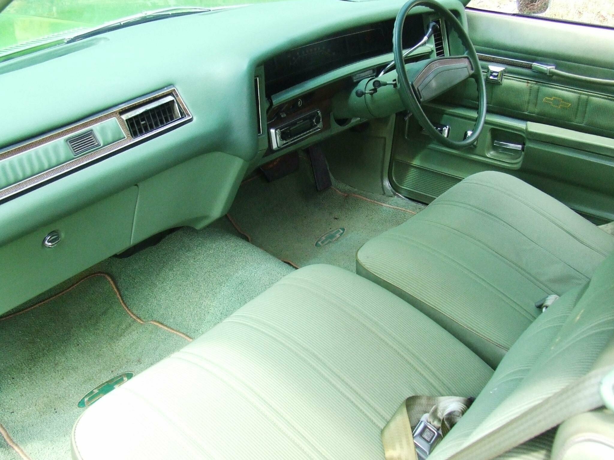 1974 CHEVROLET CAPRICE AUTOMATIC SEDAN
