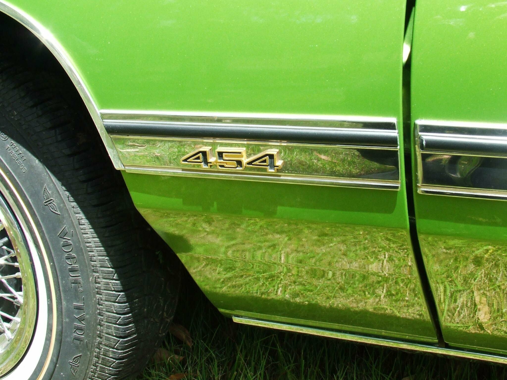 1974 CHEVROLET CAPRICE AUTOMATIC SEDAN