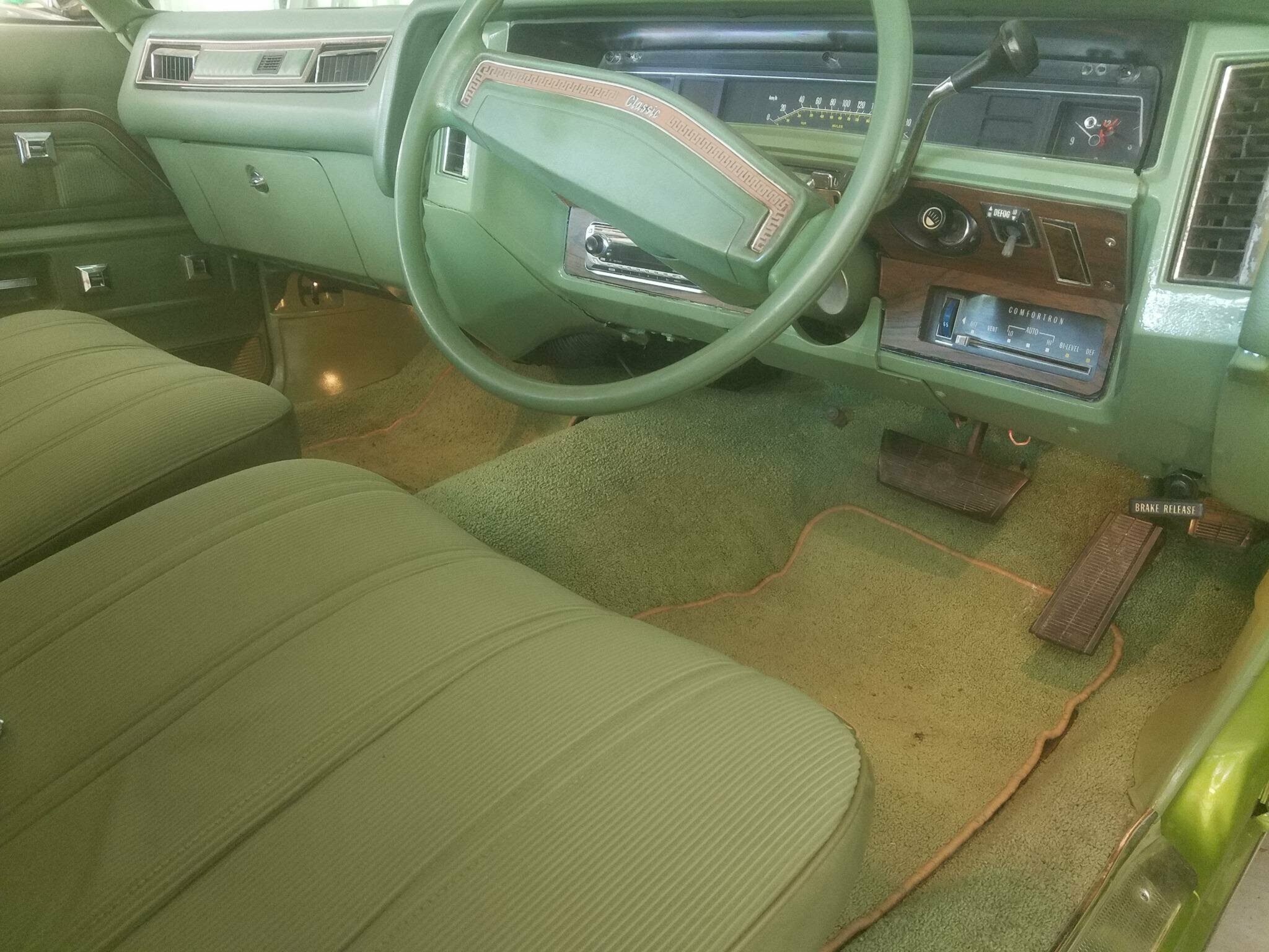 1974 CHEVROLET CAPRICE AUTOMATIC SEDAN