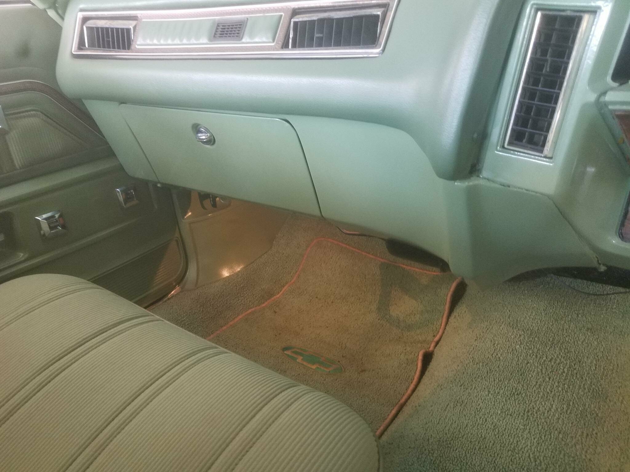 1974 CHEVROLET CAPRICE AUTOMATIC SEDAN