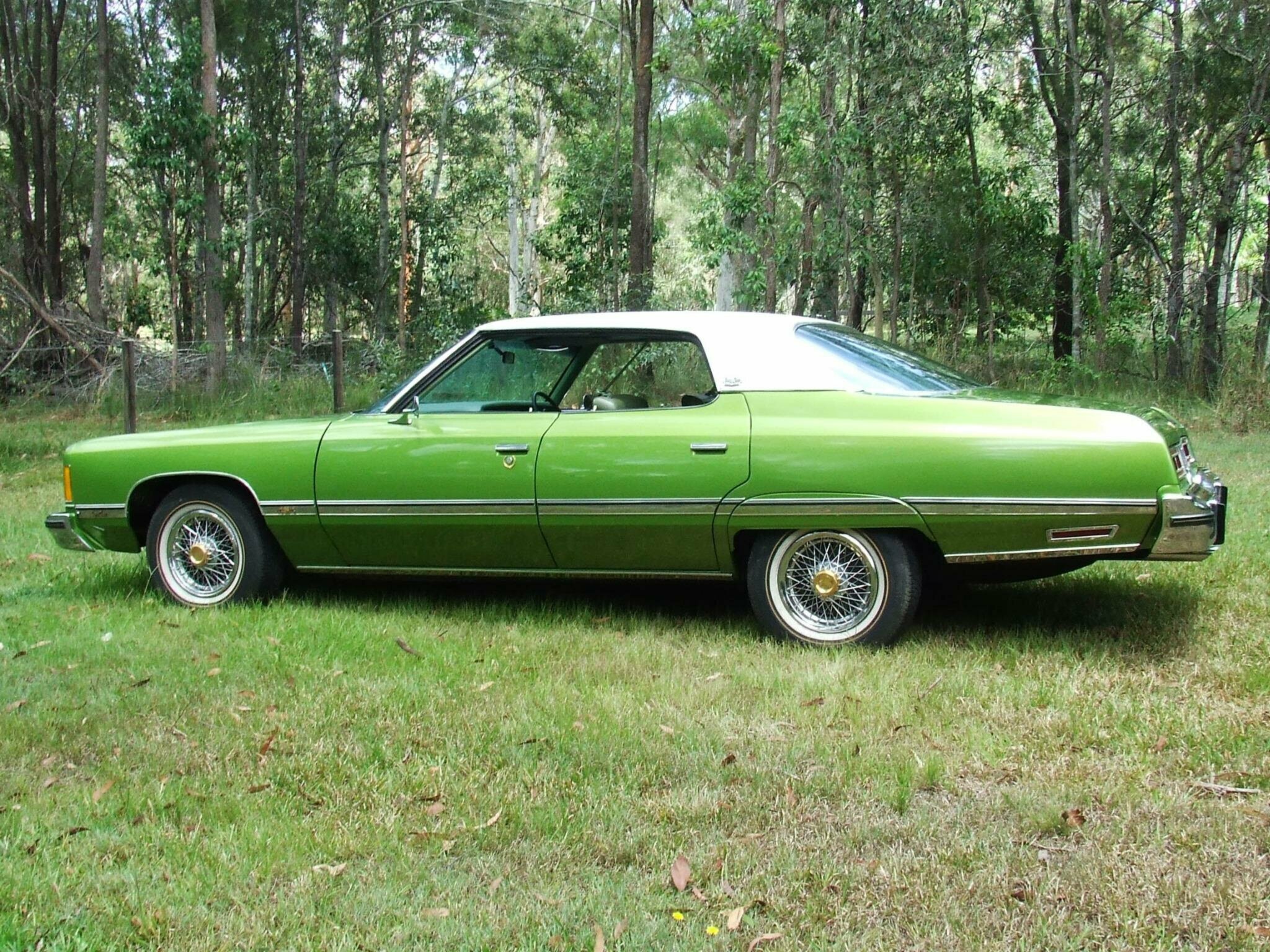 1974 CHEVROLET CAPRICE AUTOMATIC SEDAN