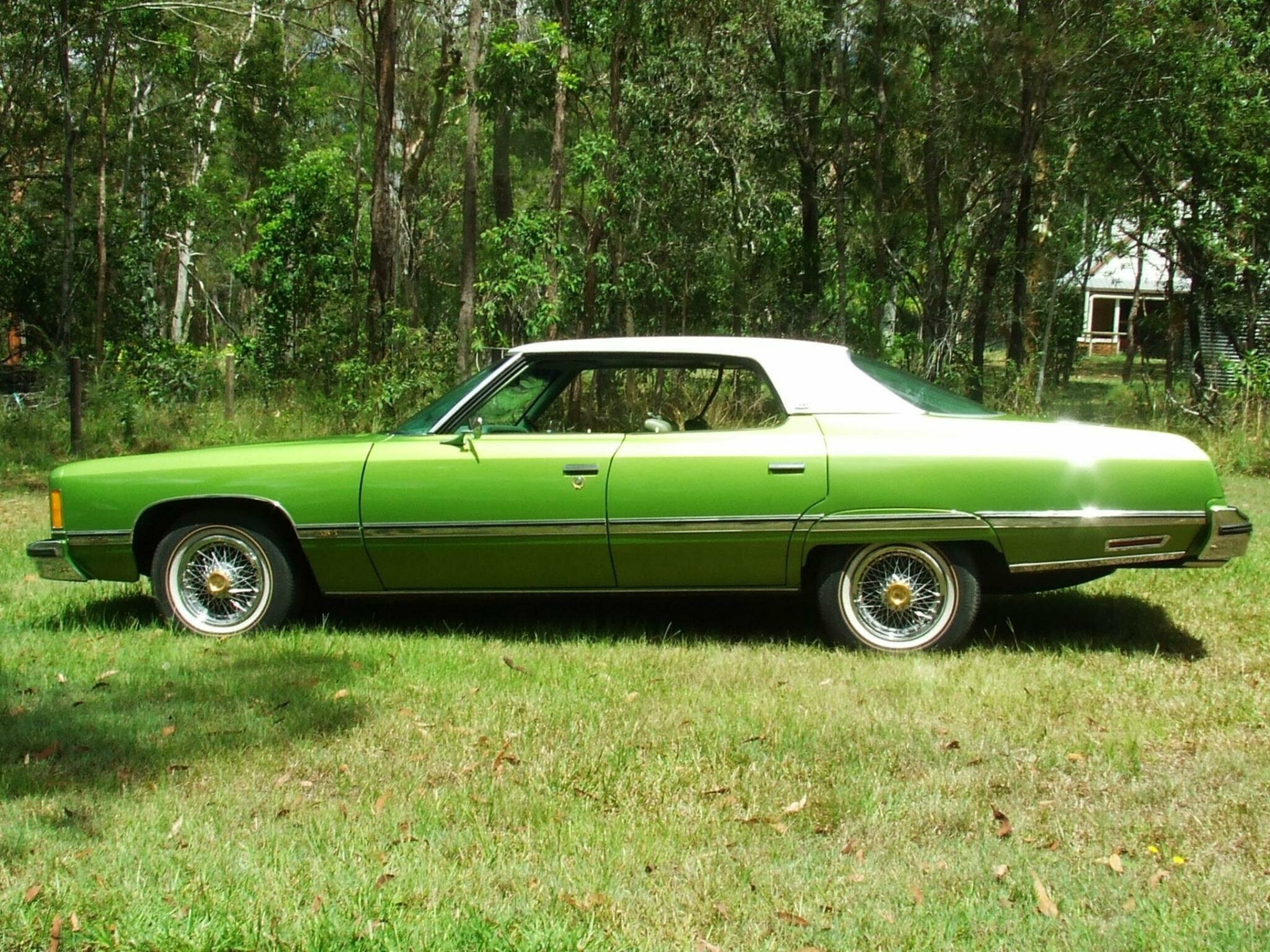 1974 CHEVROLET CAPRICE AUTOMATIC SEDAN