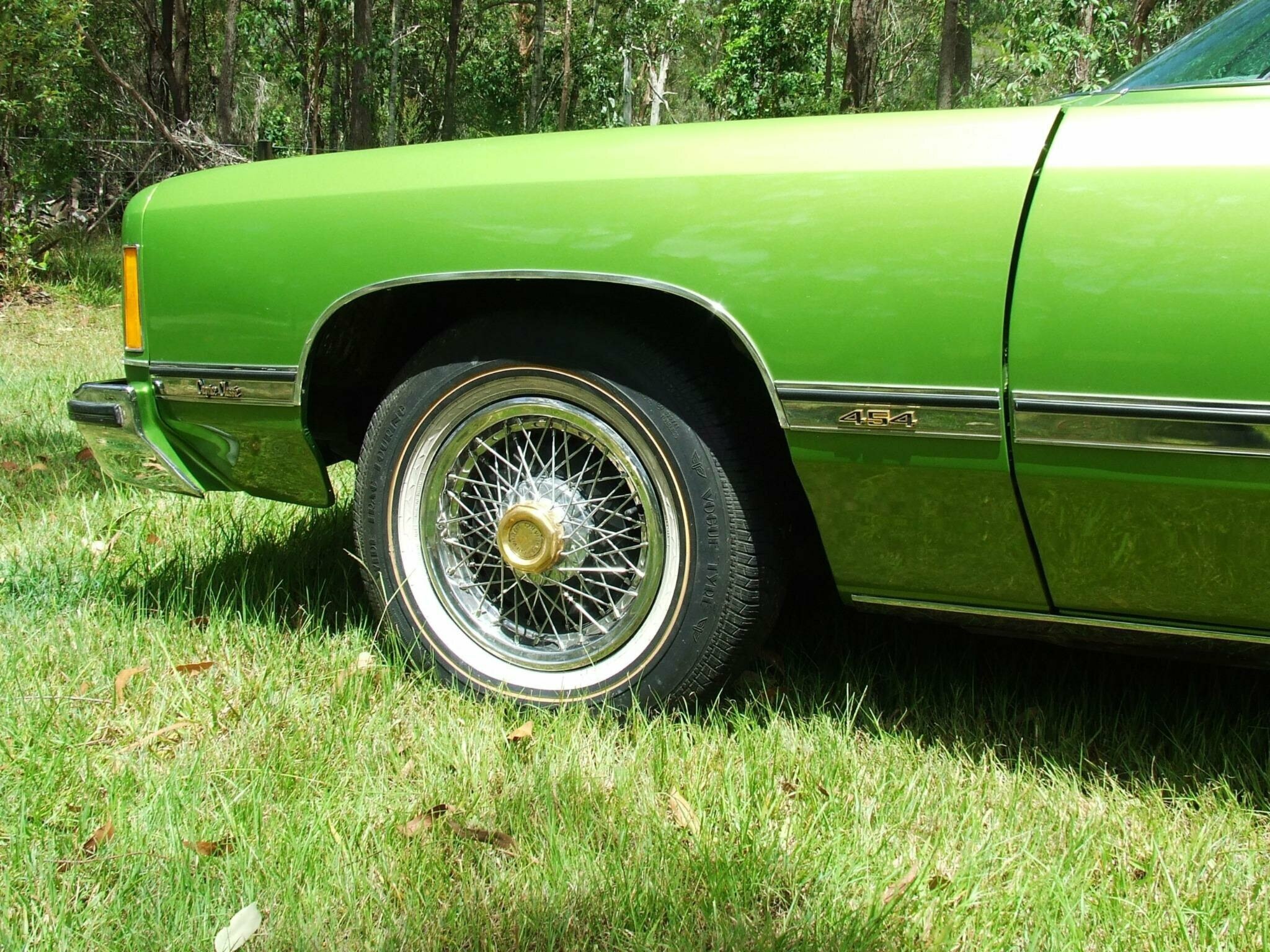 1974 CHEVROLET CAPRICE AUTOMATIC SEDAN
