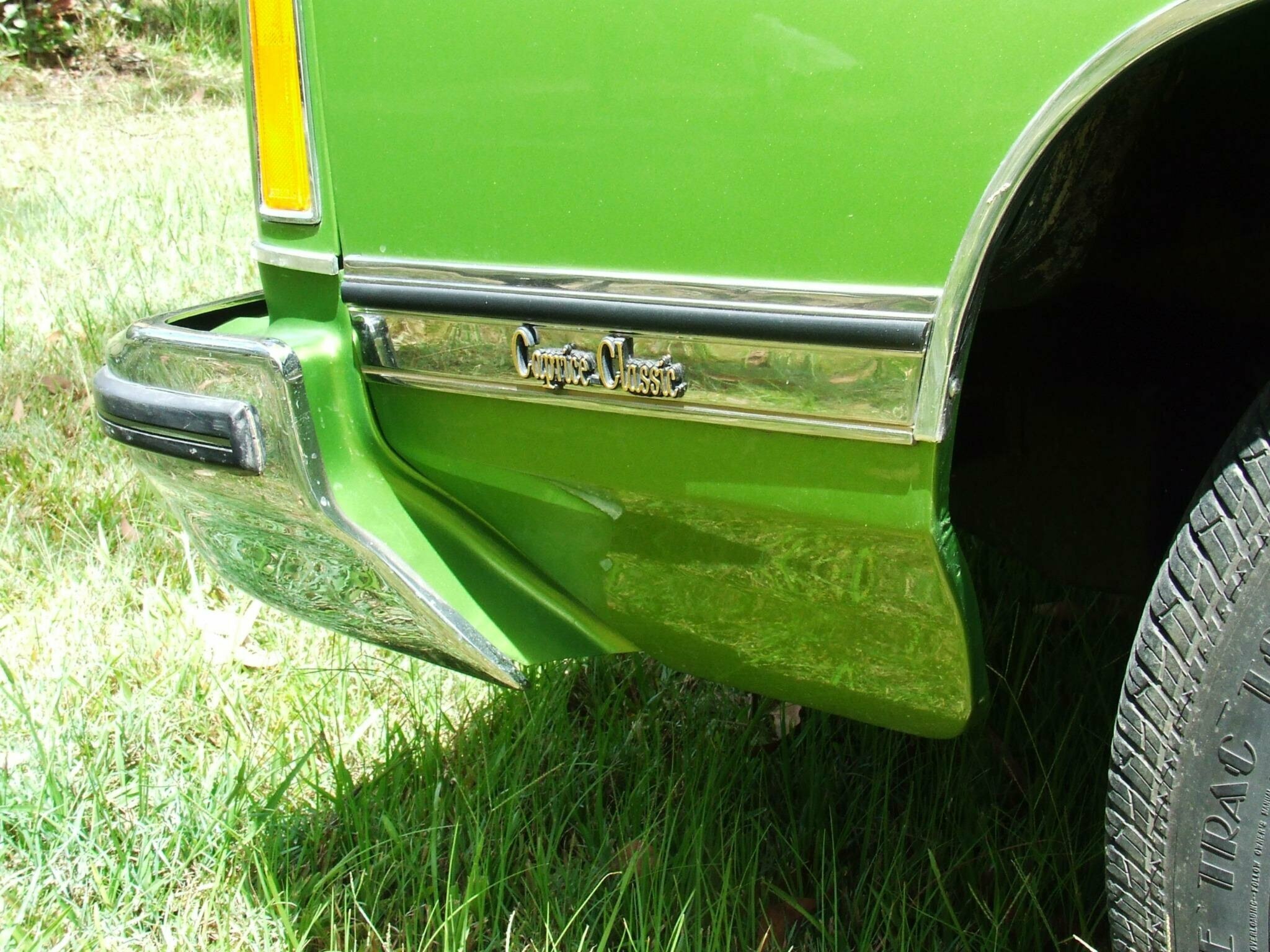 1974 CHEVROLET CAPRICE AUTOMATIC SEDAN