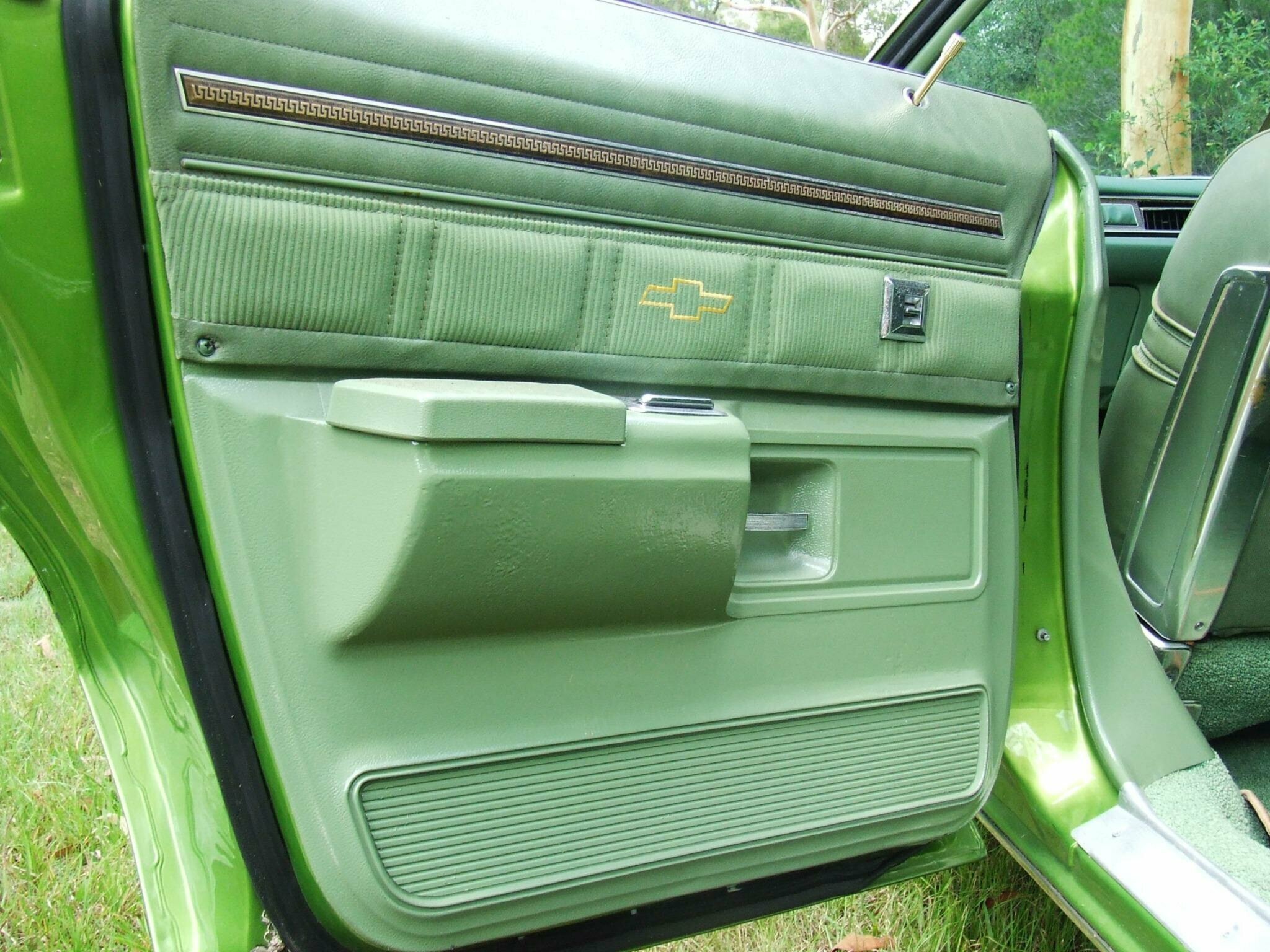 1974 CHEVROLET CAPRICE AUTOMATIC SEDAN