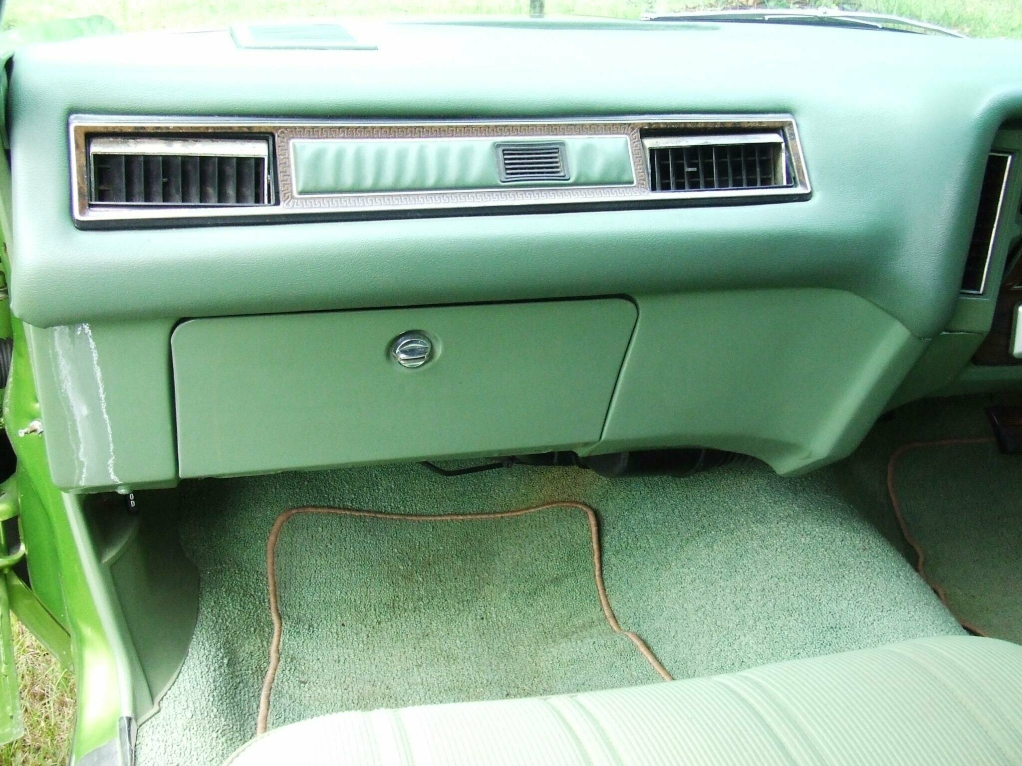 1974 CHEVROLET CAPRICE AUTOMATIC SEDAN