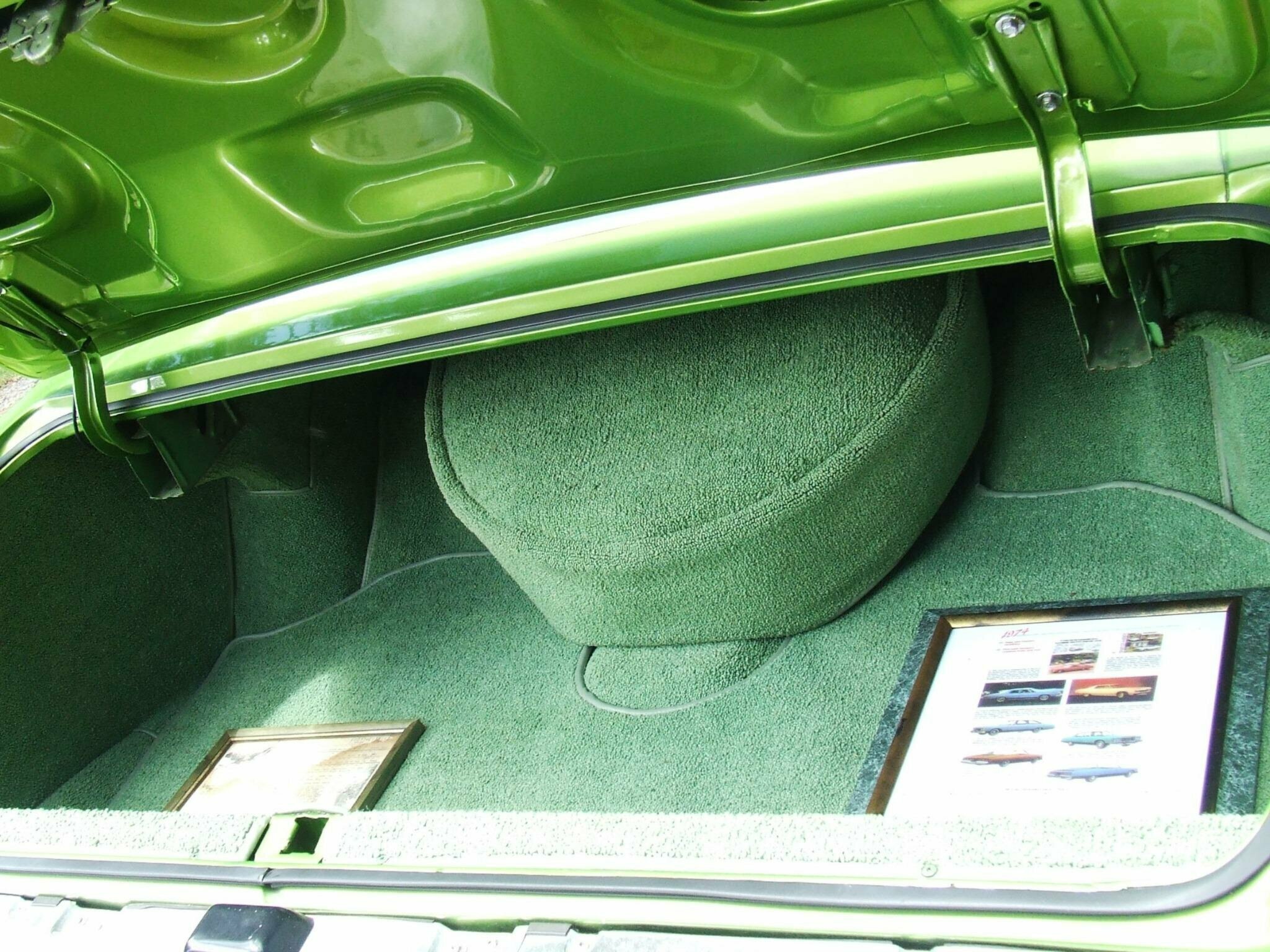 1974 CHEVROLET CAPRICE AUTOMATIC SEDAN