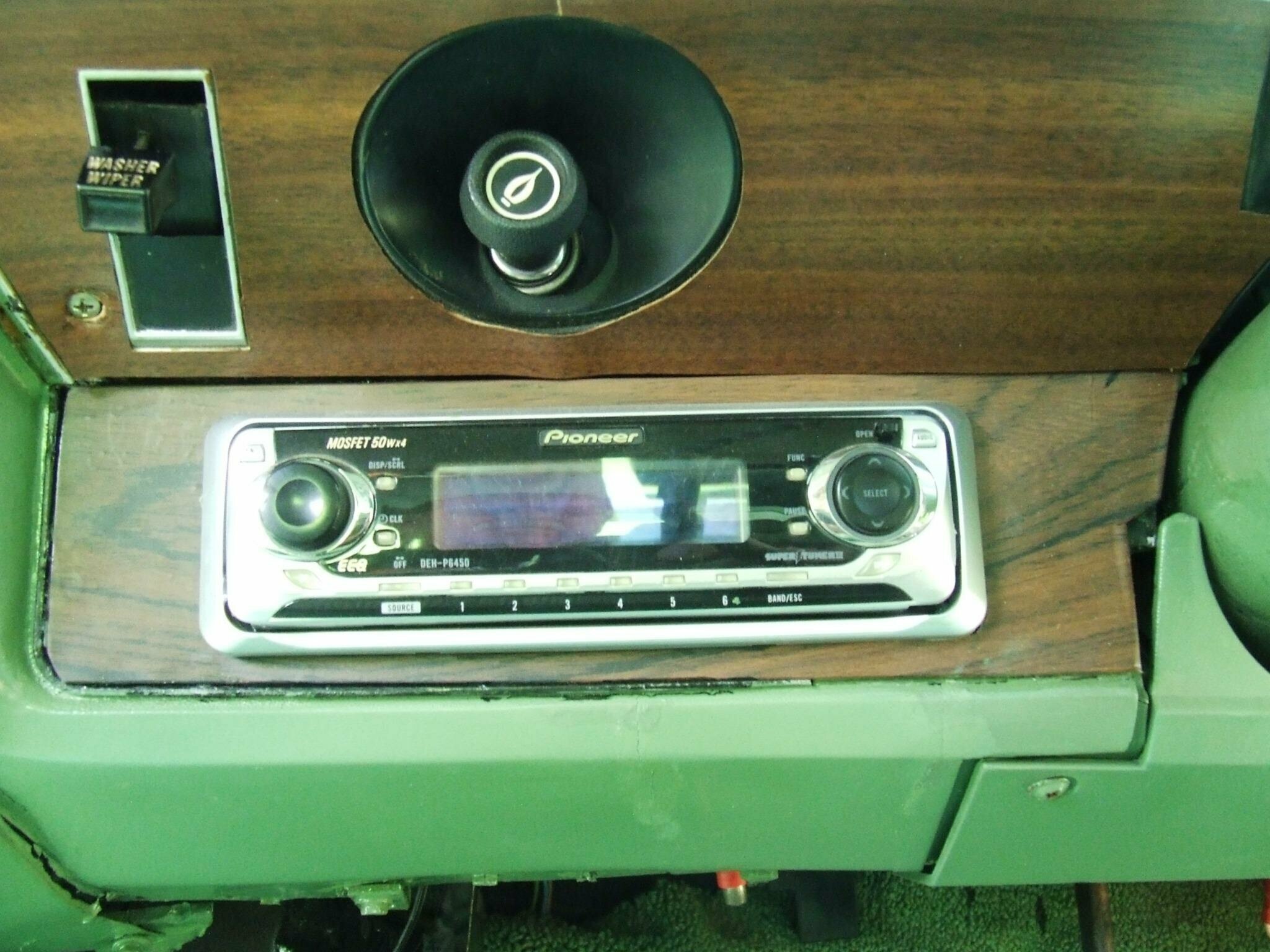 1974 CHEVROLET CAPRICE AUTOMATIC SEDAN