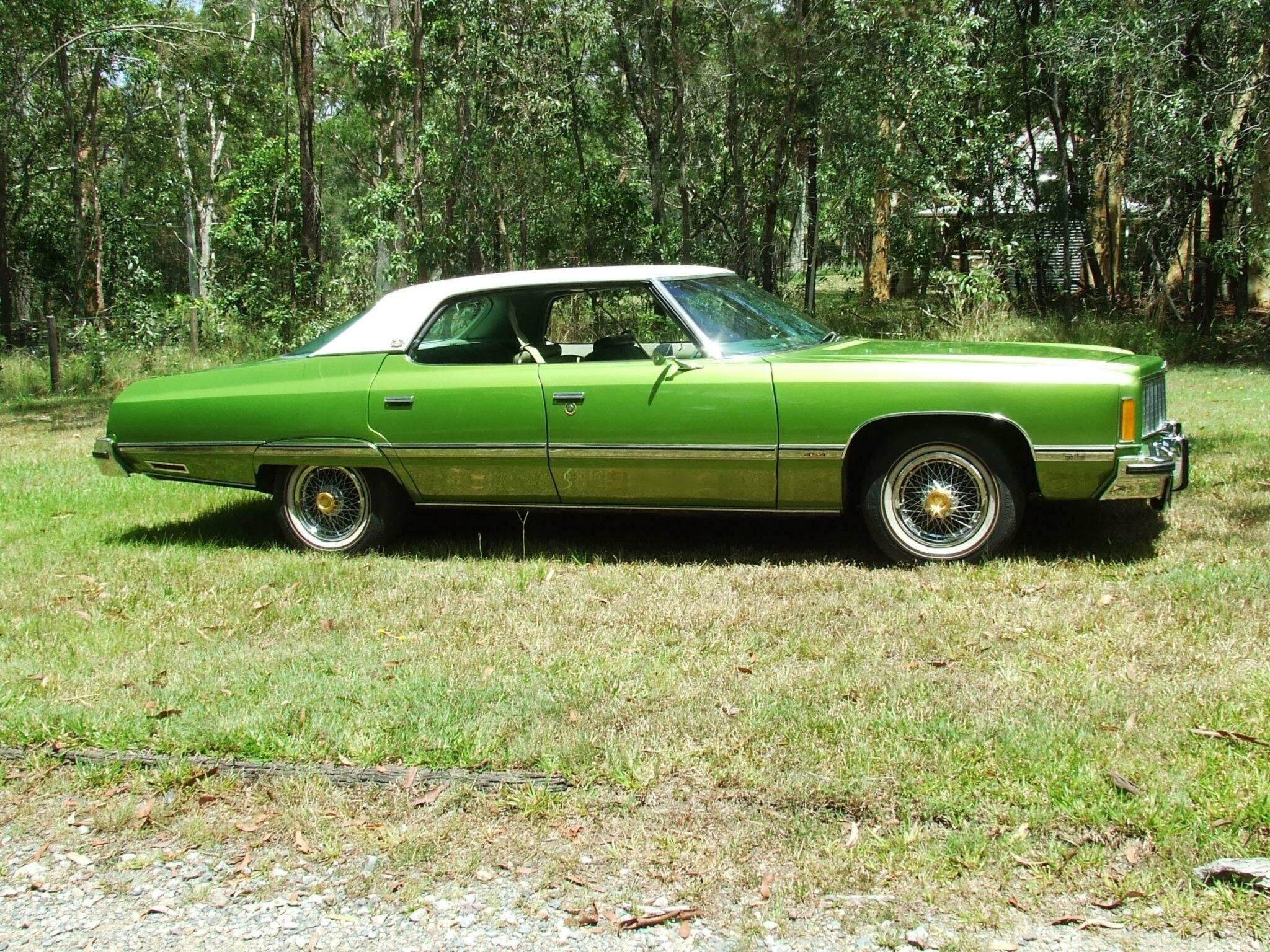 1974 CHEVROLET CAPRICE AUTOMATIC SEDAN