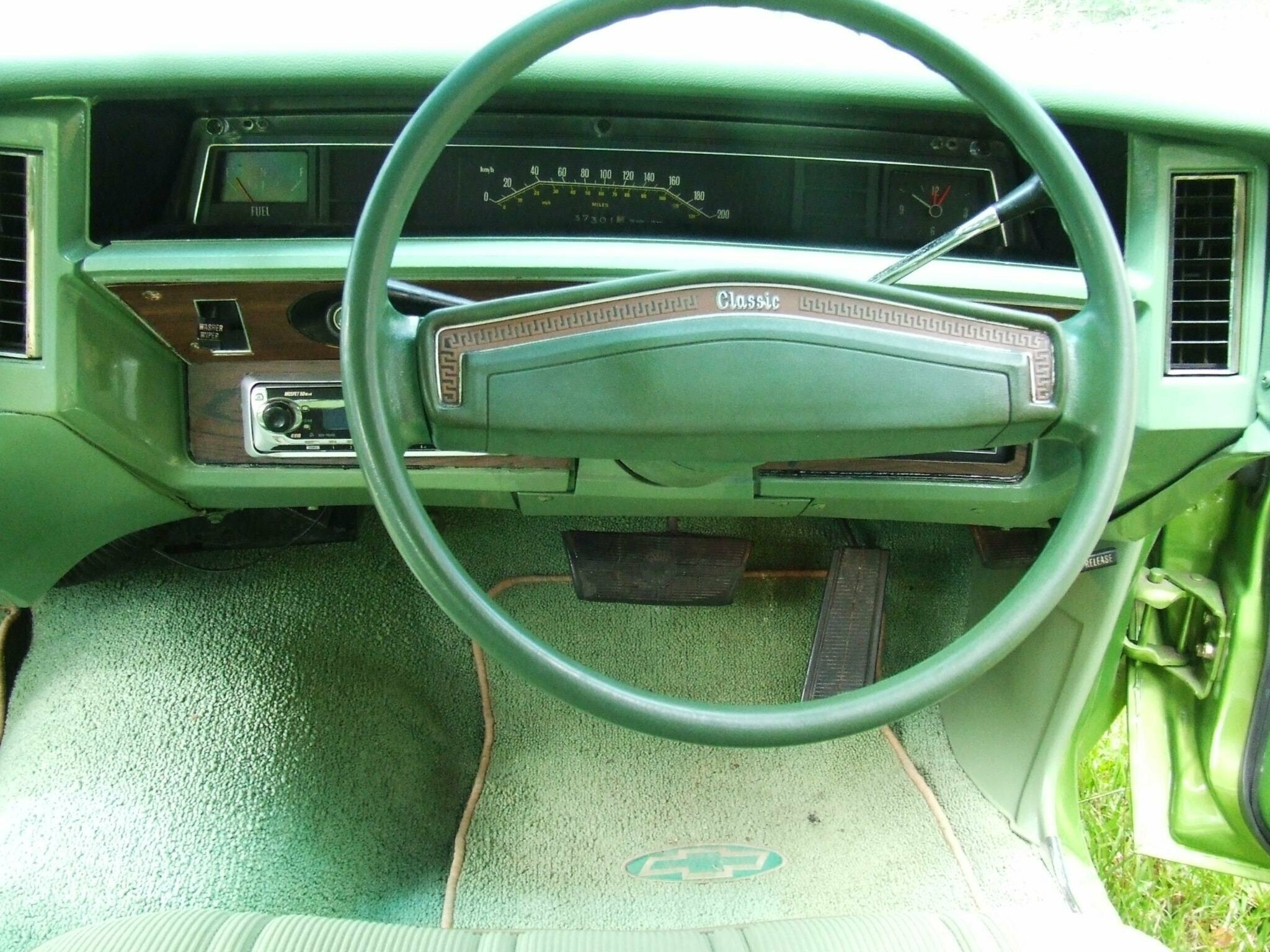 1974 CHEVROLET CAPRICE AUTOMATIC SEDAN
