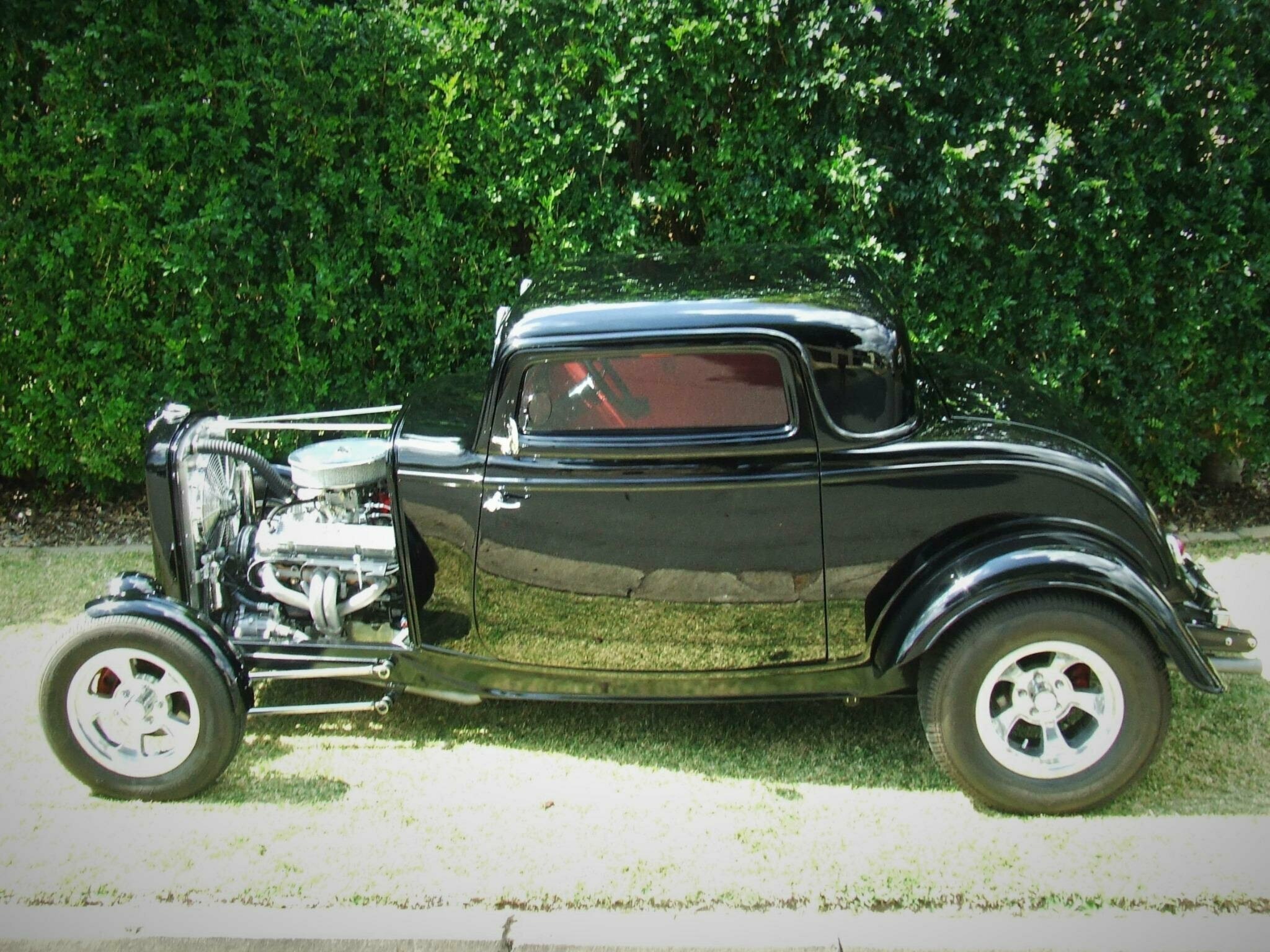 1932 FORD THREE WINDOW TURBO 700 AUTOMATIC COUPE