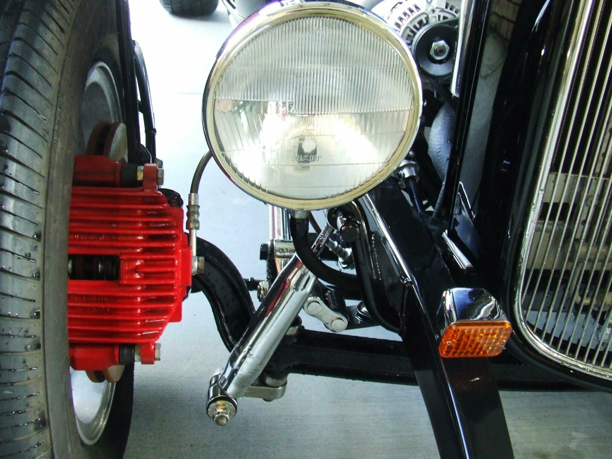 1932 FORD THREE WINDOW TURBO 700 AUTOMATIC COUPE