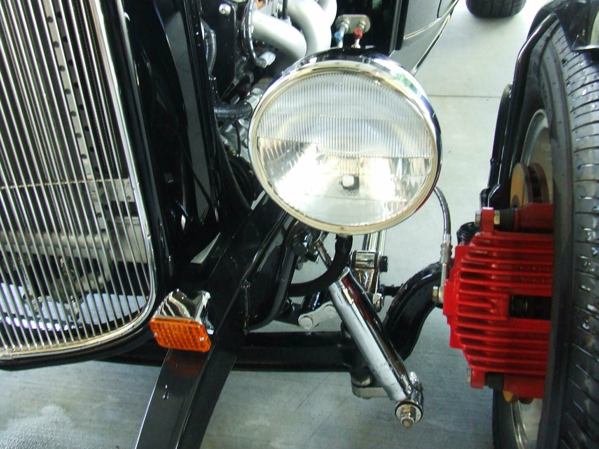 1932 FORD THREE WINDOW TURBO 700 AUTOMATIC COUPE