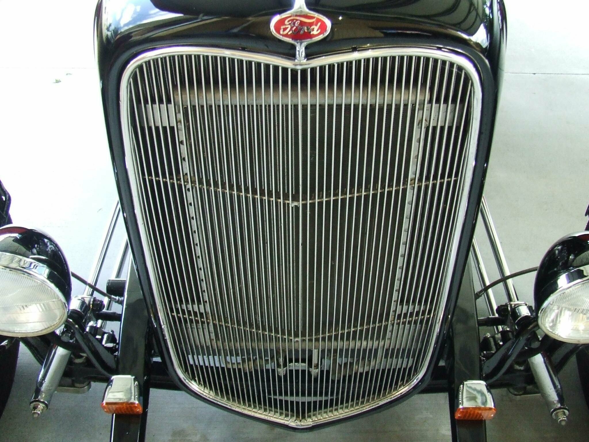 1932 FORD THREE WINDOW TURBO 700 AUTOMATIC COUPE