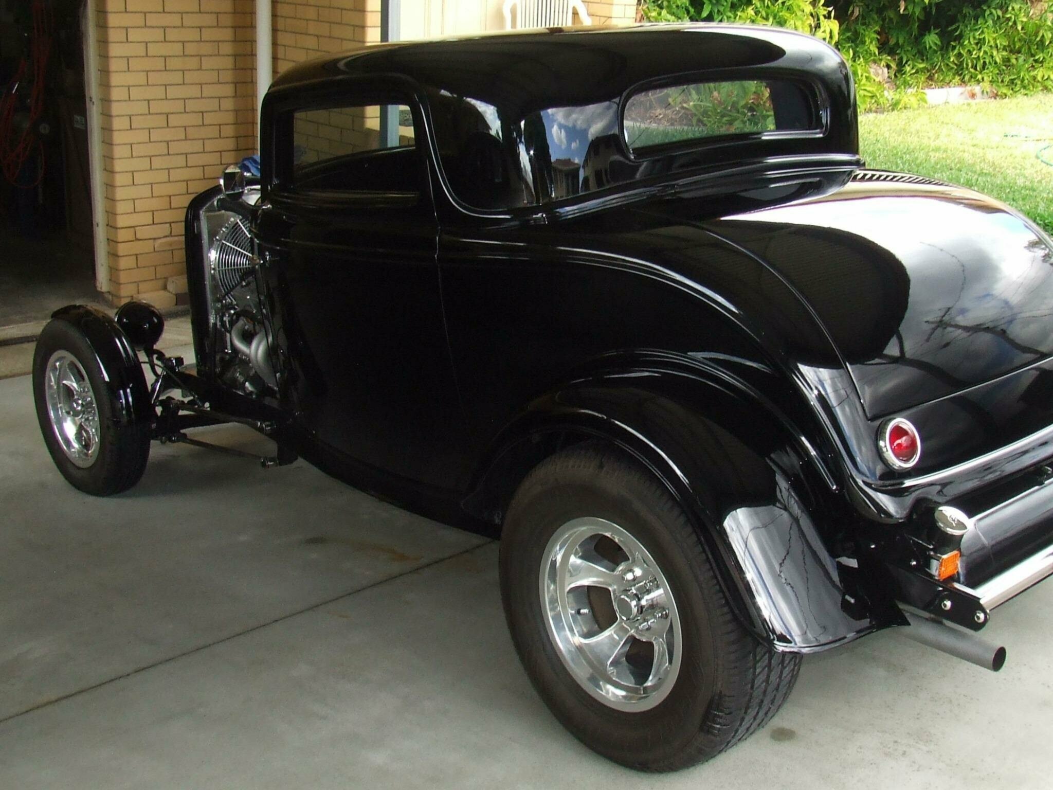 1932 FORD THREE WINDOW TURBO 700 AUTOMATIC COUPE