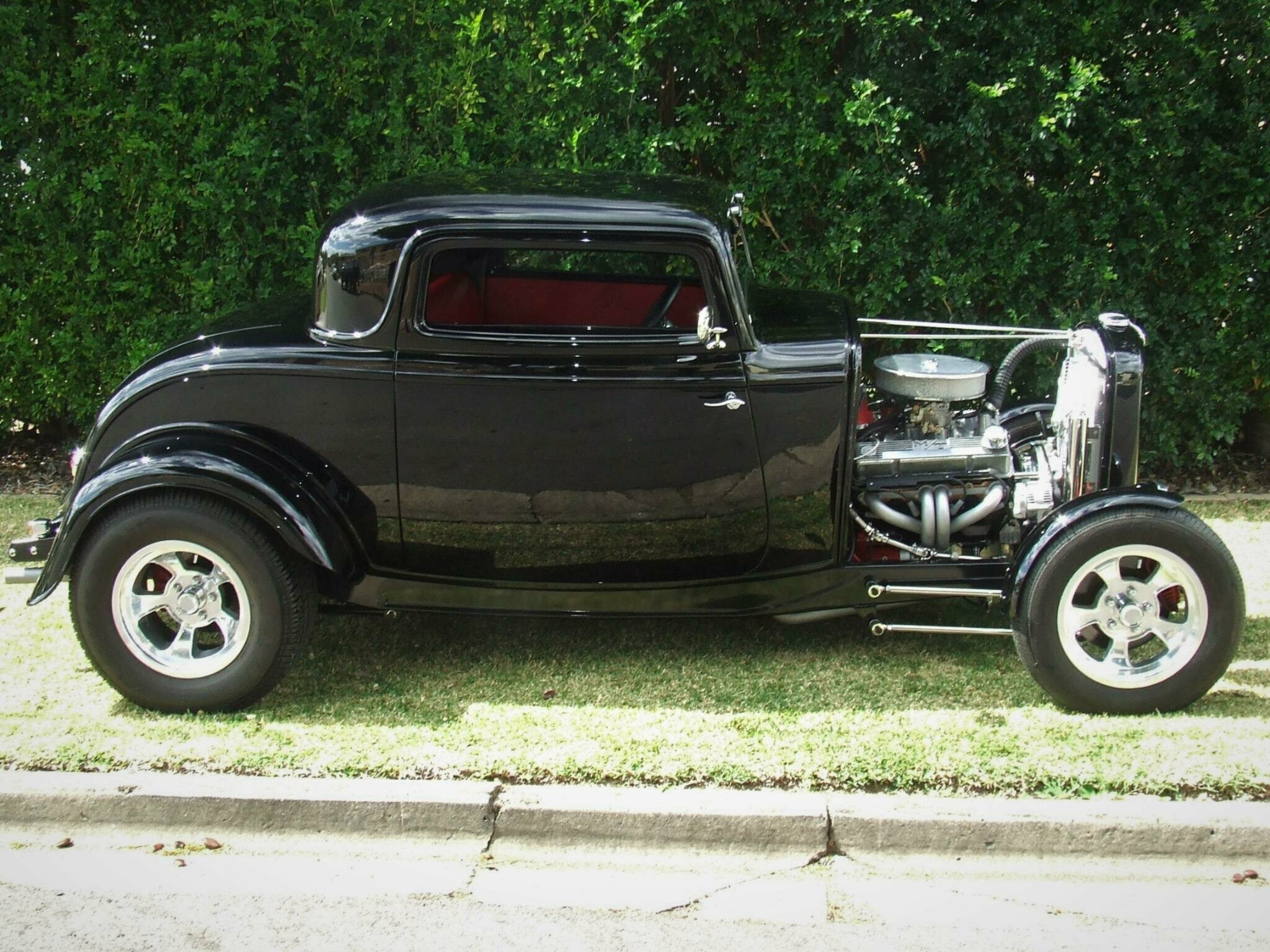 1932 FORD THREE WINDOW TURBO 700 AUTOMATIC COUPE