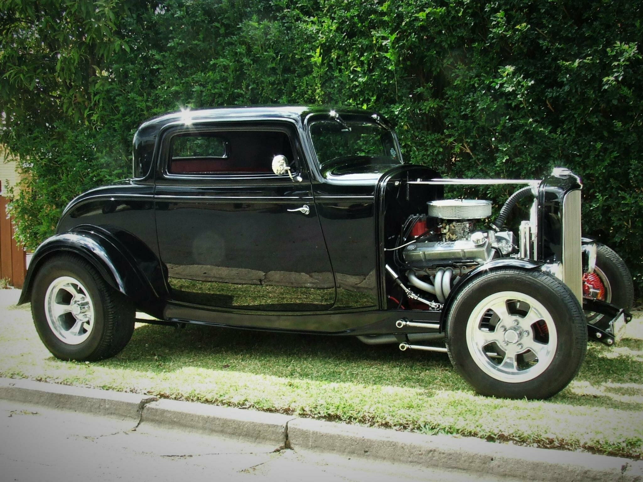 1932 FORD THREE WINDOW TURBO 700 AUTOMATIC COUPE