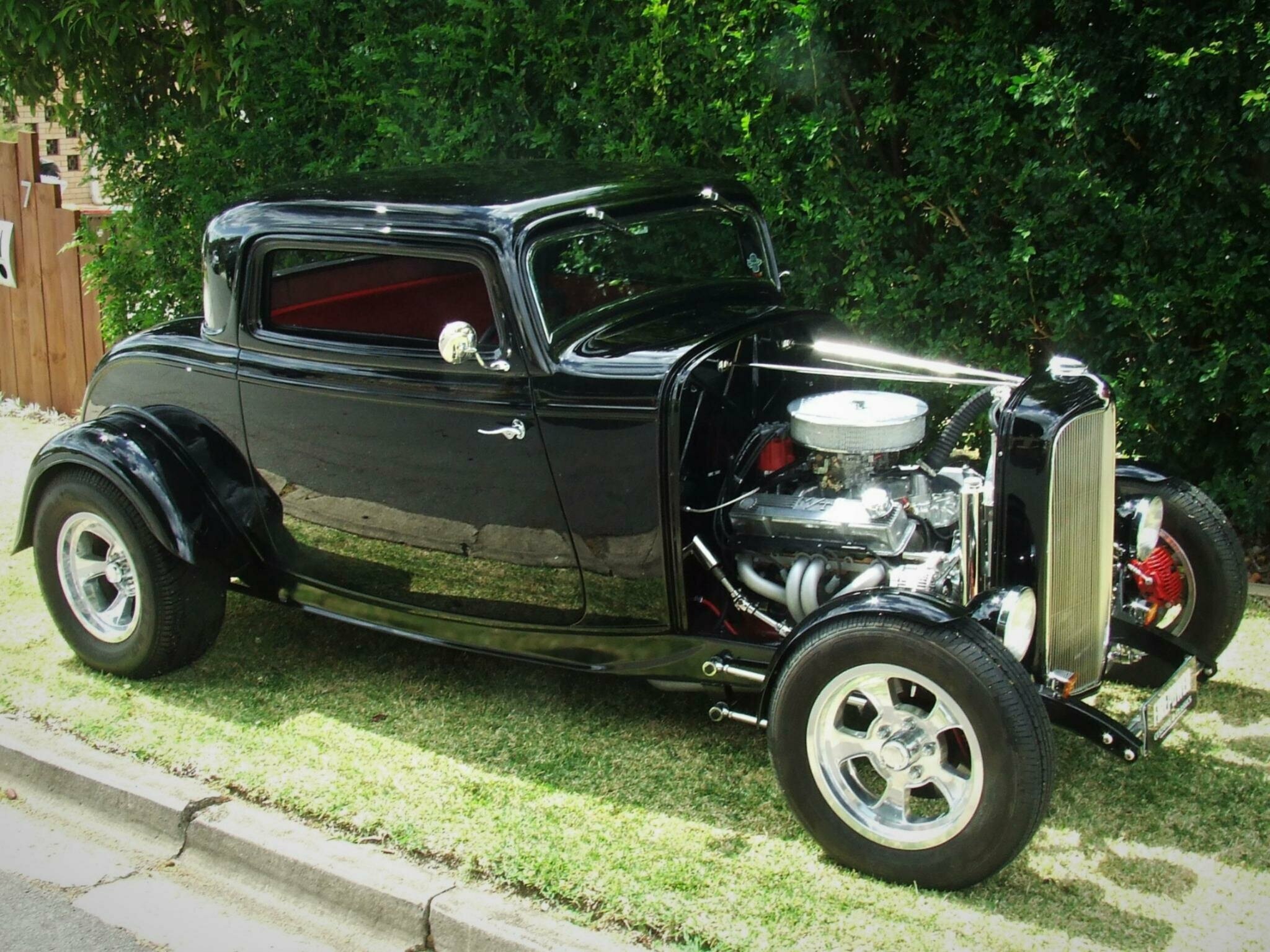 1932 FORD THREE WINDOW TURBO 700 AUTOMATIC COUPE