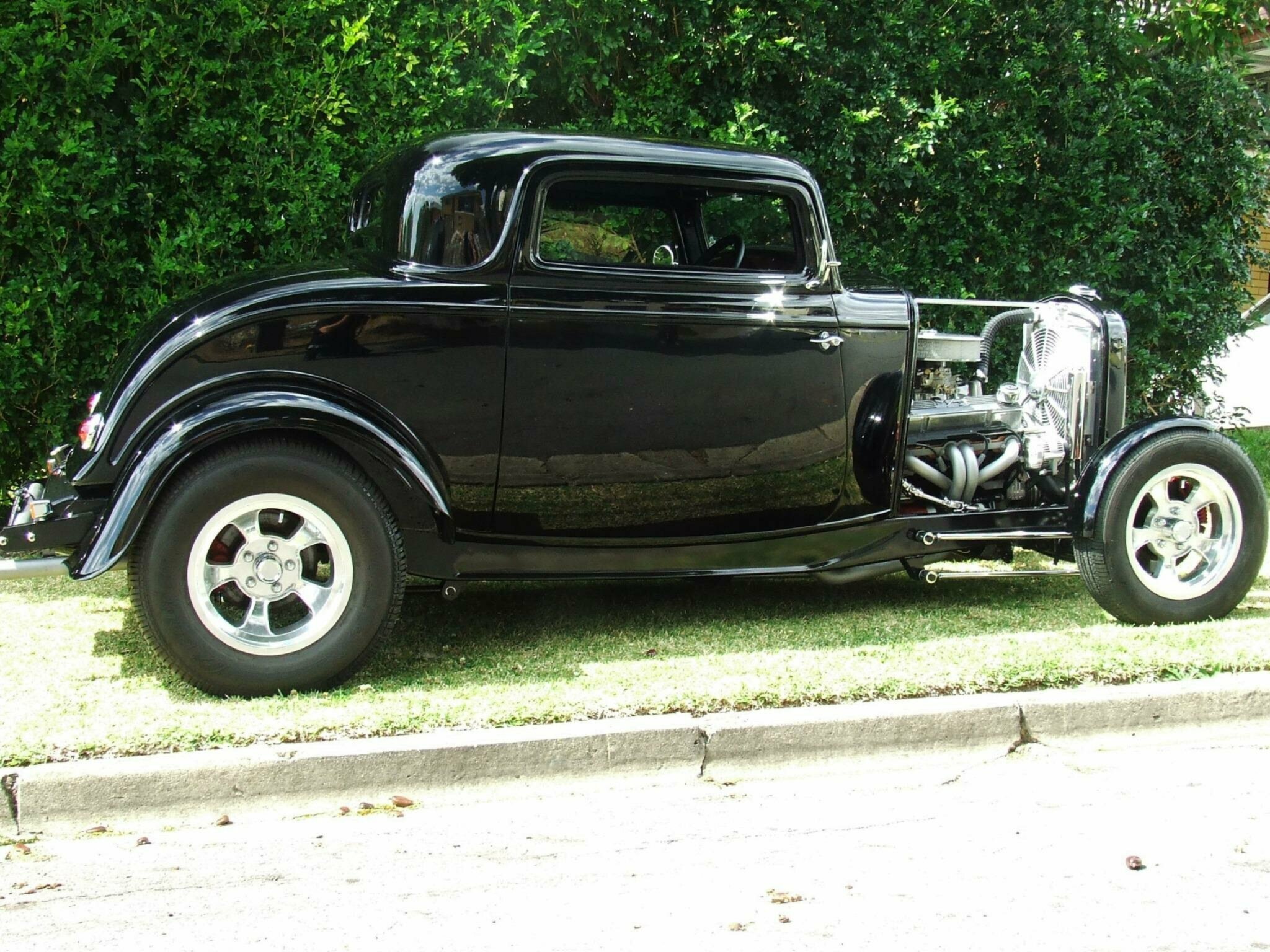 1932 FORD THREE WINDOW TURBO 700 AUTOMATIC COUPE