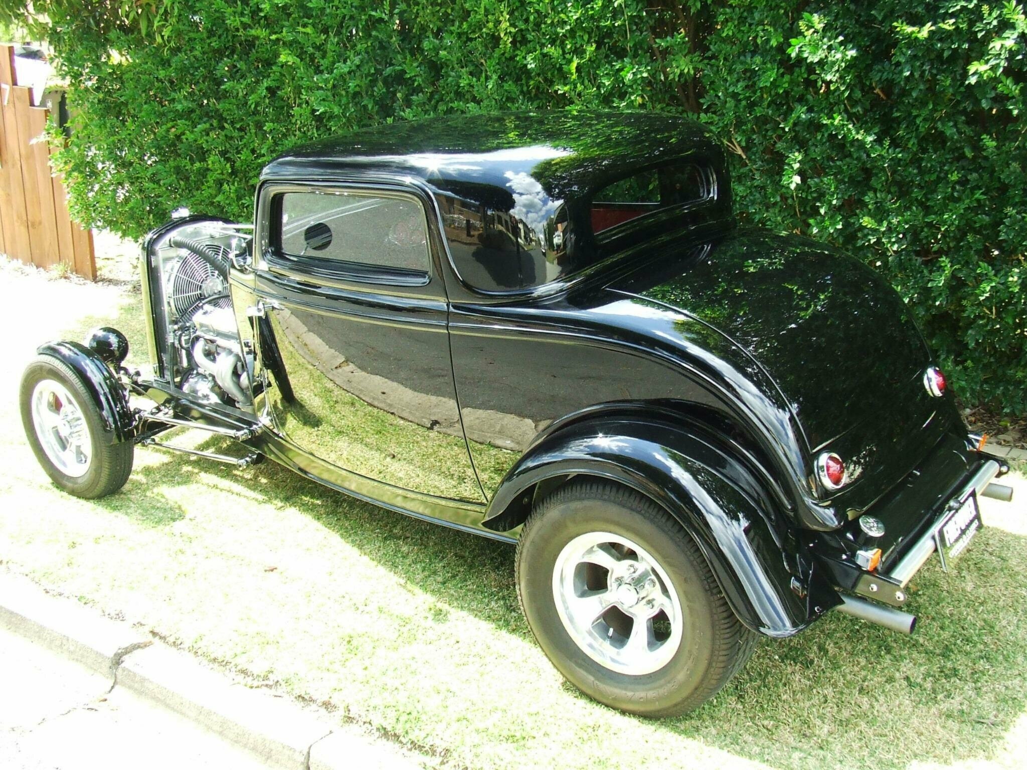1932 FORD THREE WINDOW TURBO 700 AUTOMATIC COUPE
